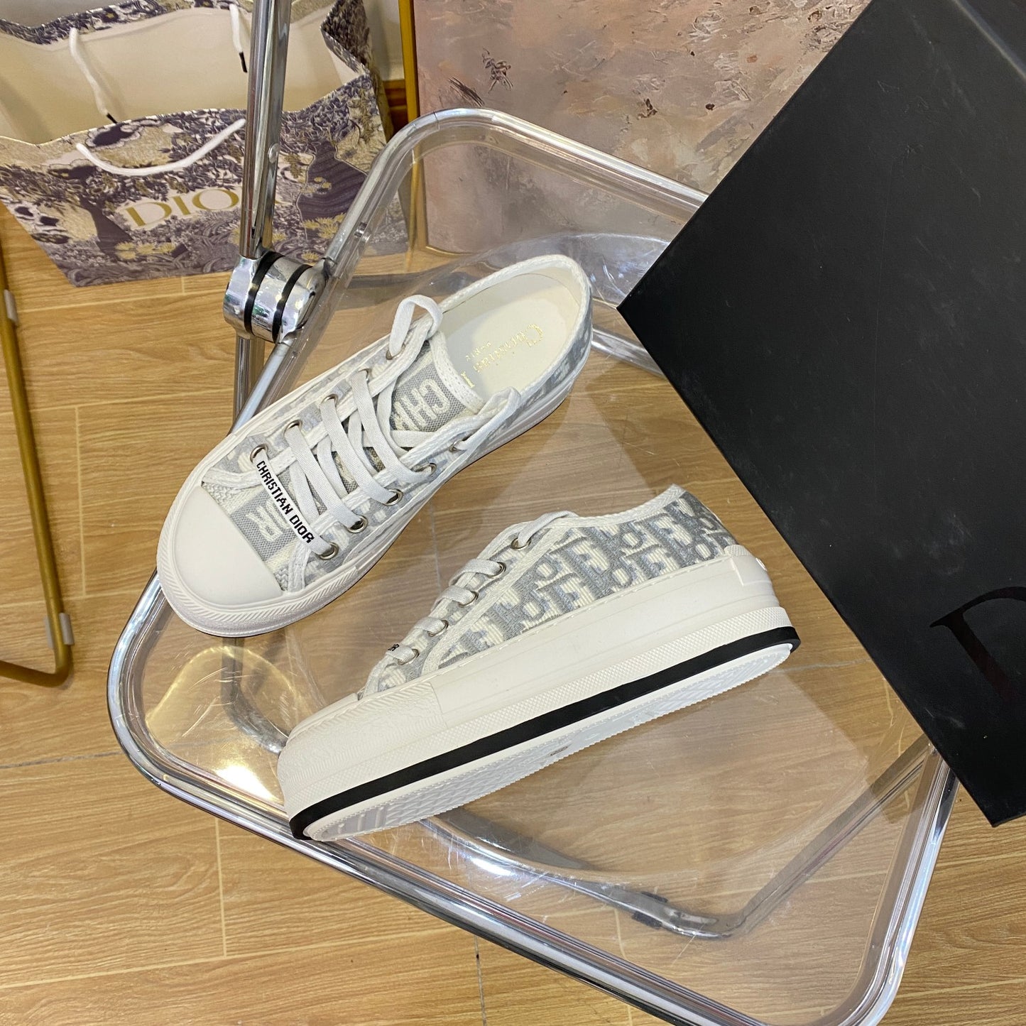 1YD20ZDE Stylish Sneakers