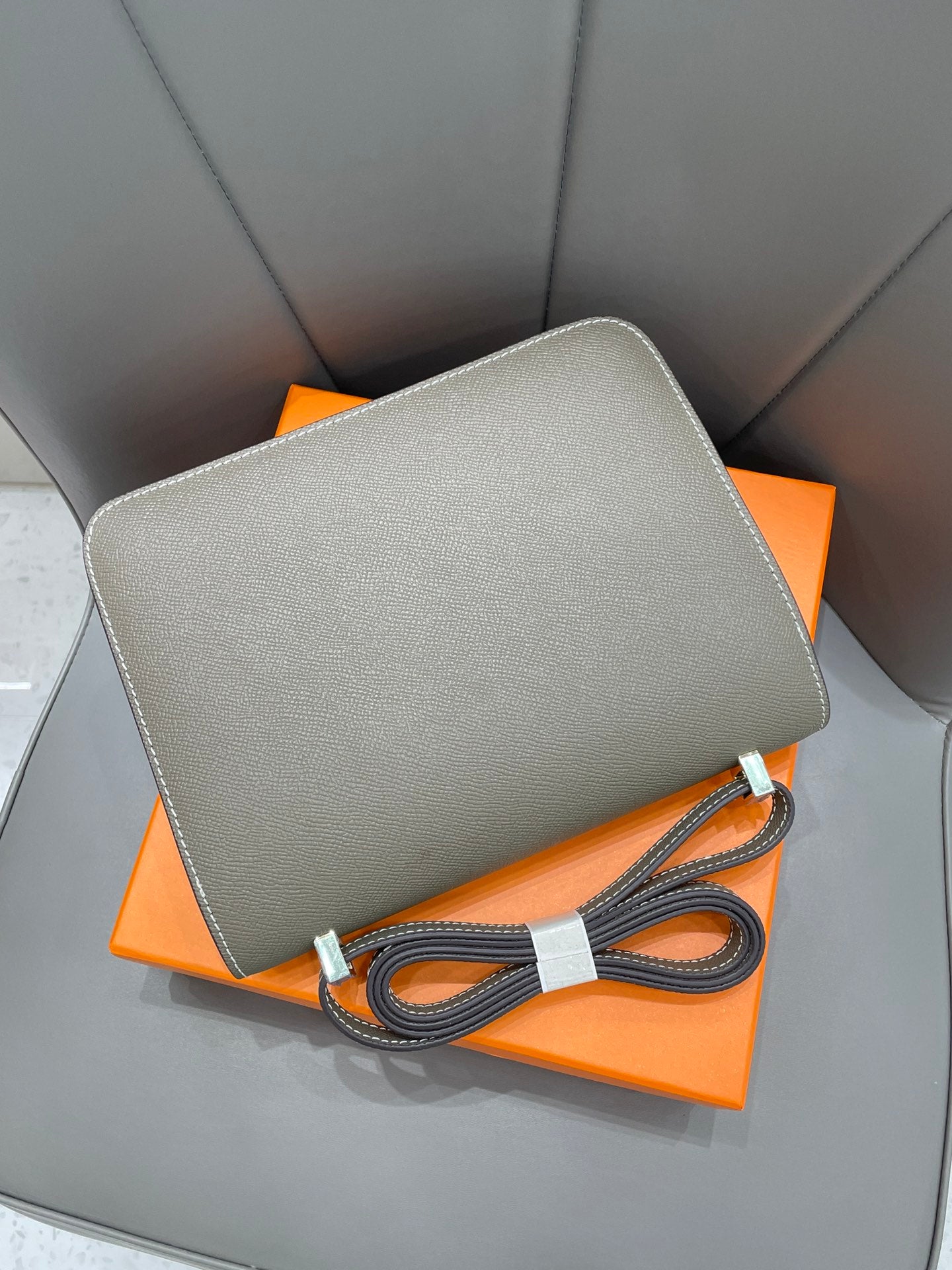155NH64BDE Stylish leather bag