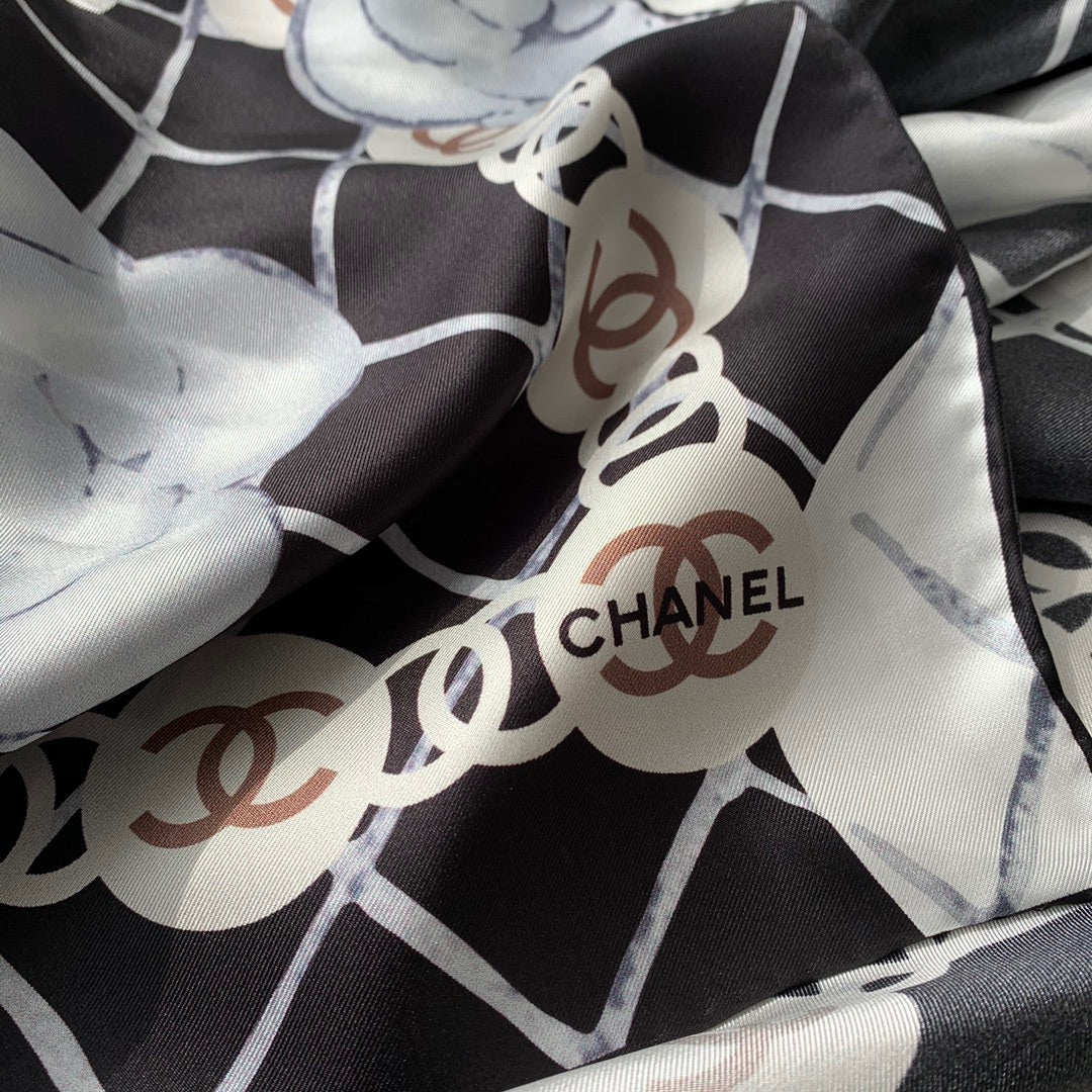 155NC95WDE Stylish Silk Scarve