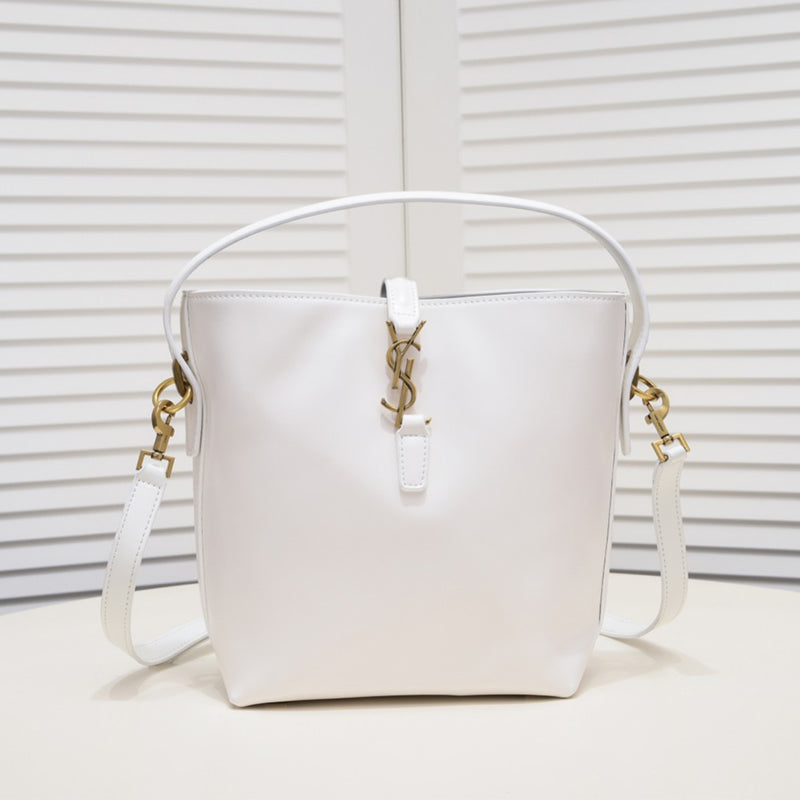 1XSL111BDE Stylish leather bag 