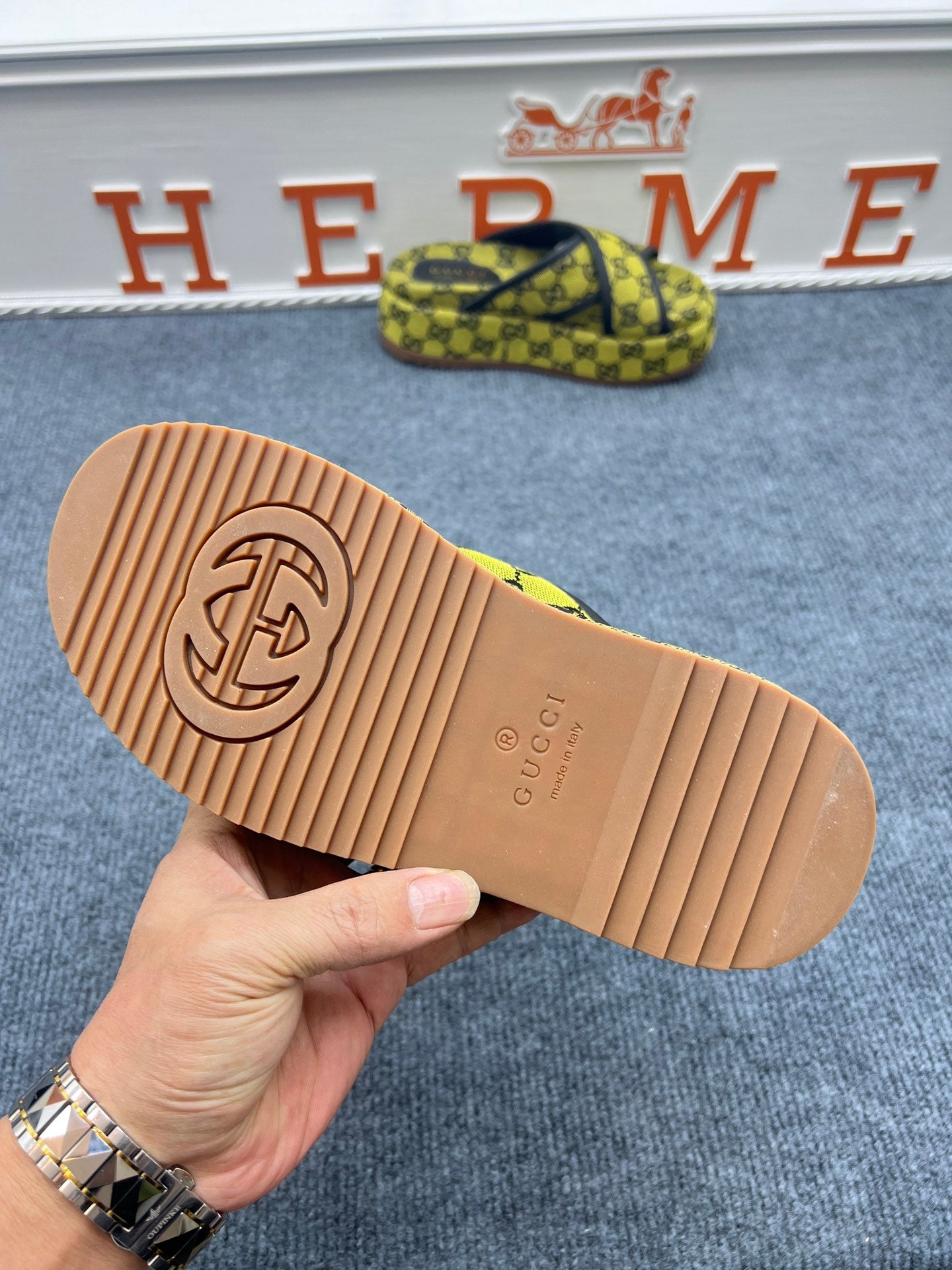 5YB69ZDE Stylish Slippers
