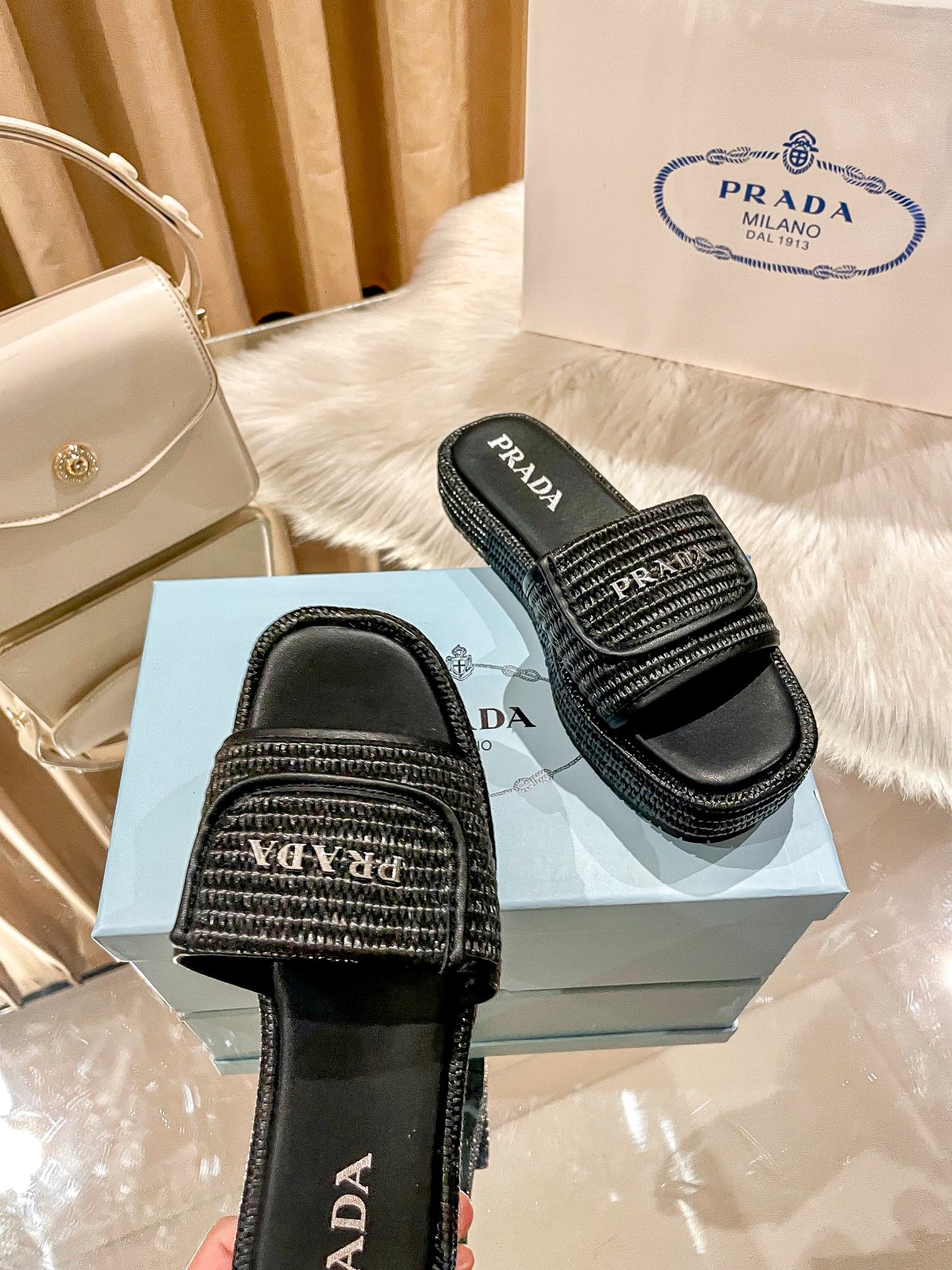 14PD176ZDE Stylish Slippers