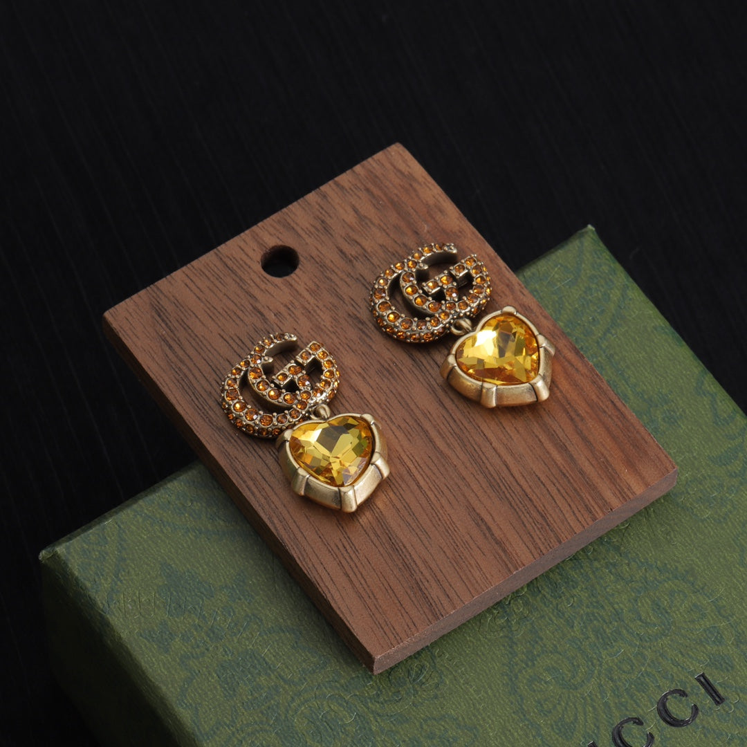1YB60EDE Stylish Earrings