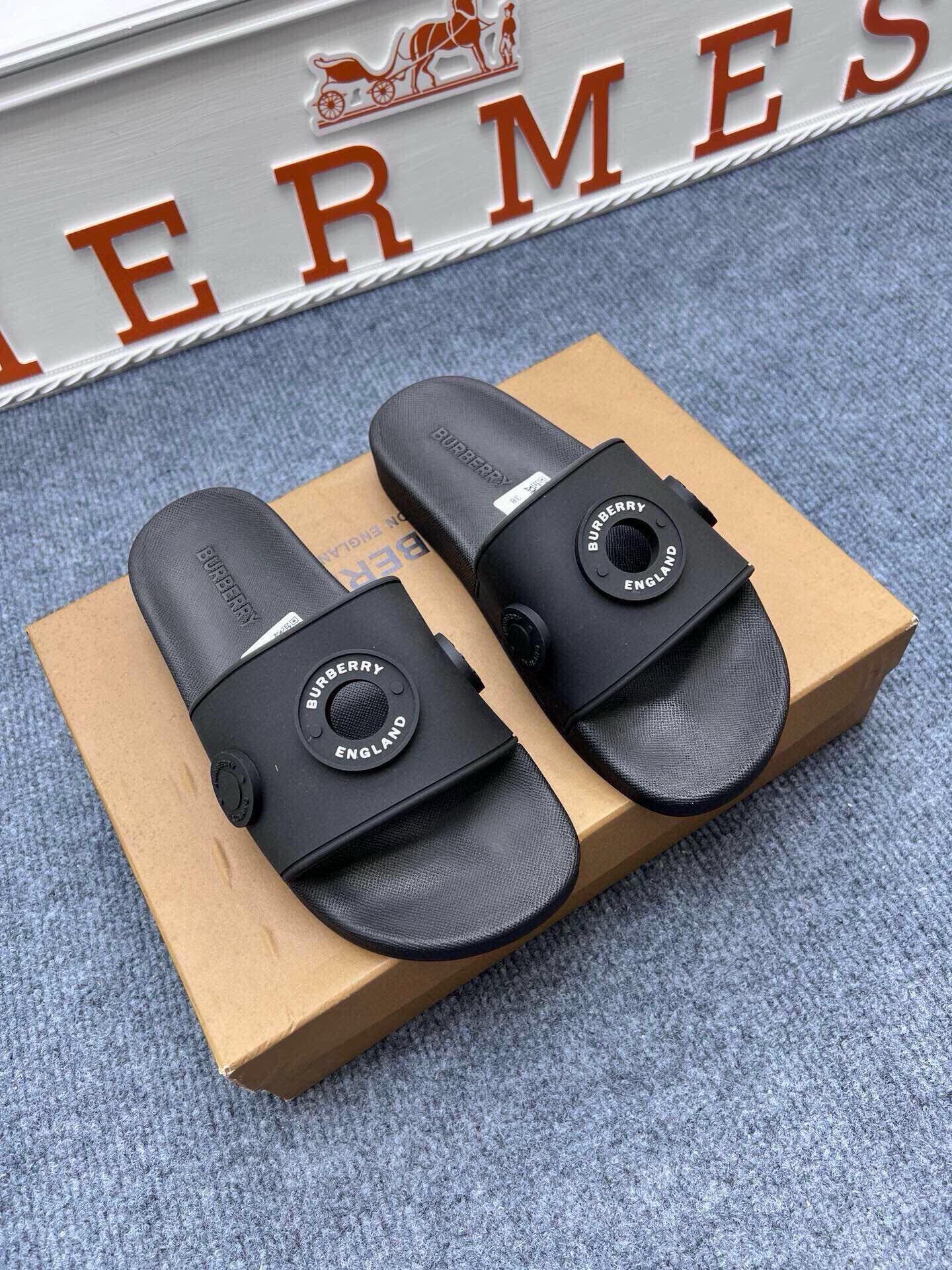 535ZR252ZDE Stylish Slippers
