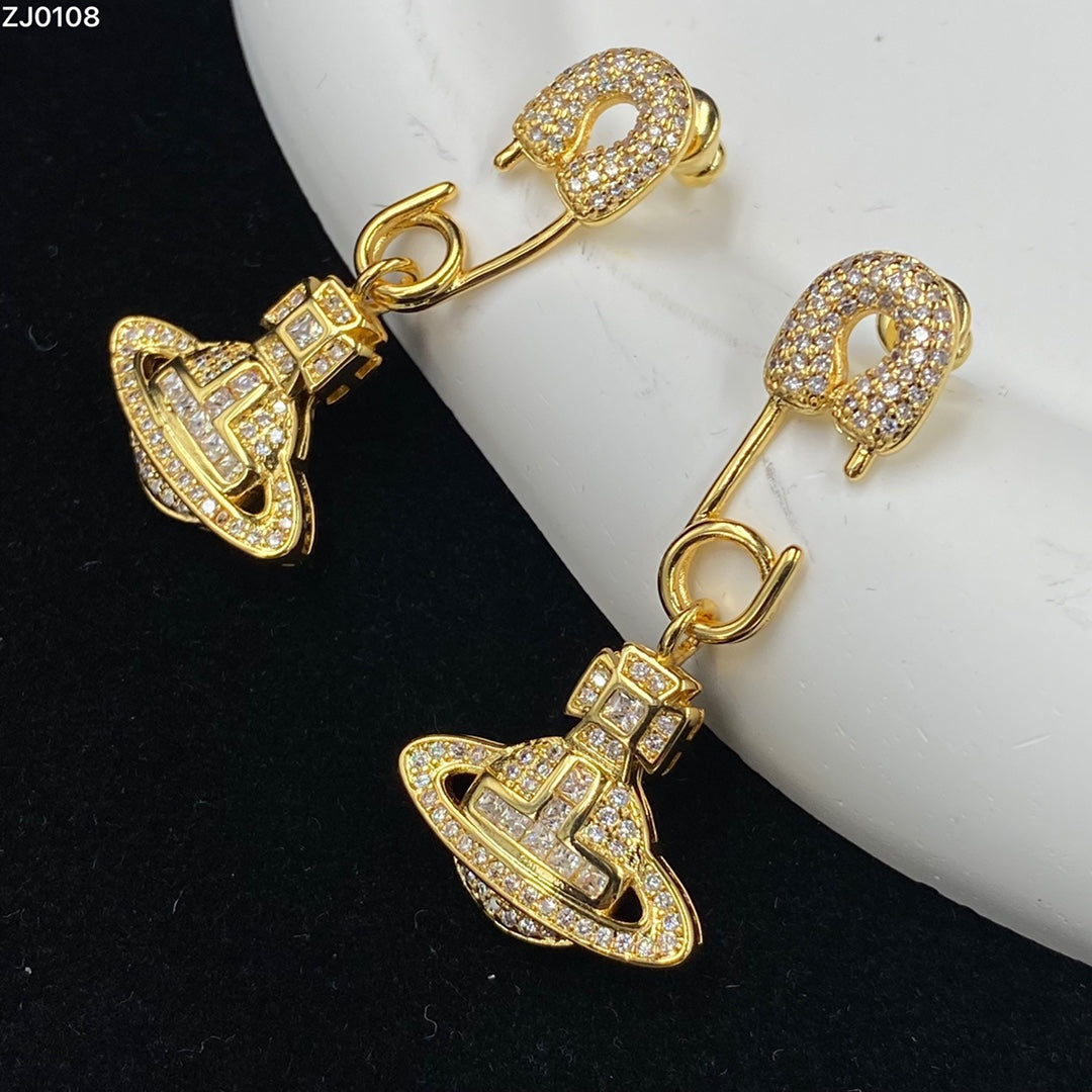 14A590EDE Stylish Earrings