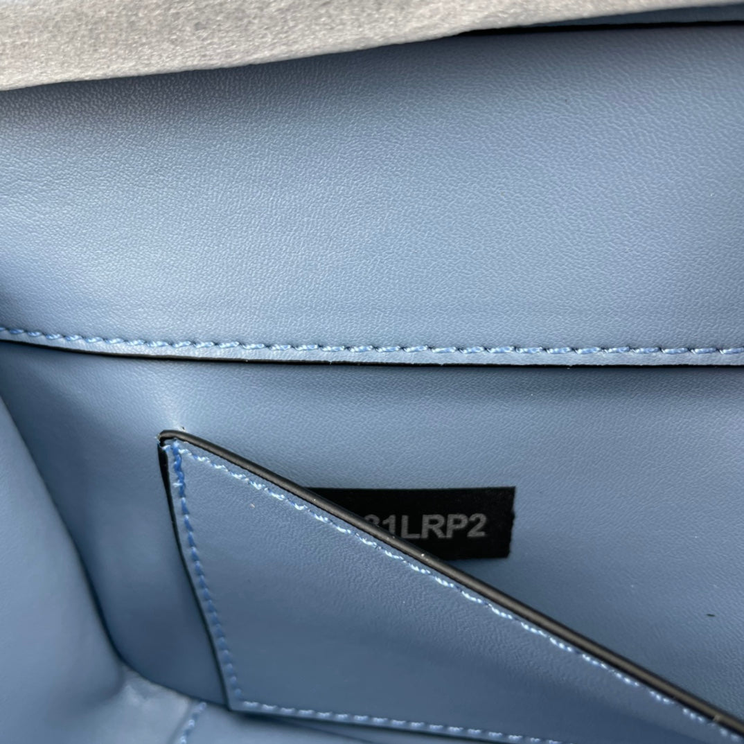 1WVL114BDE Stylish leather bag