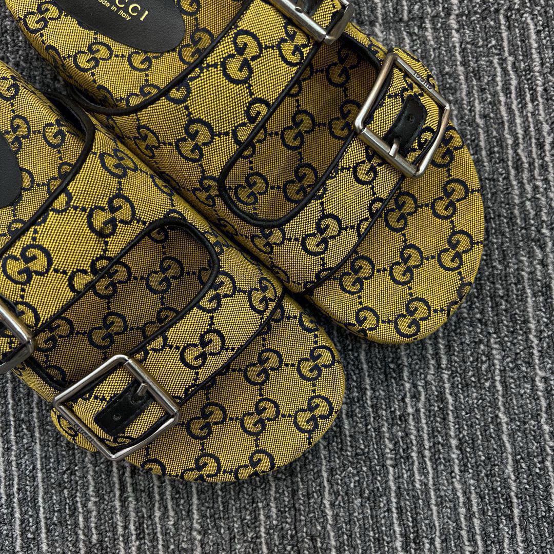 54B123ZDE Stylish slippers