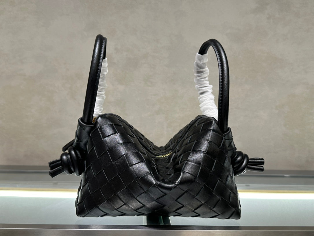 1XA84BDE Stylish leather bag