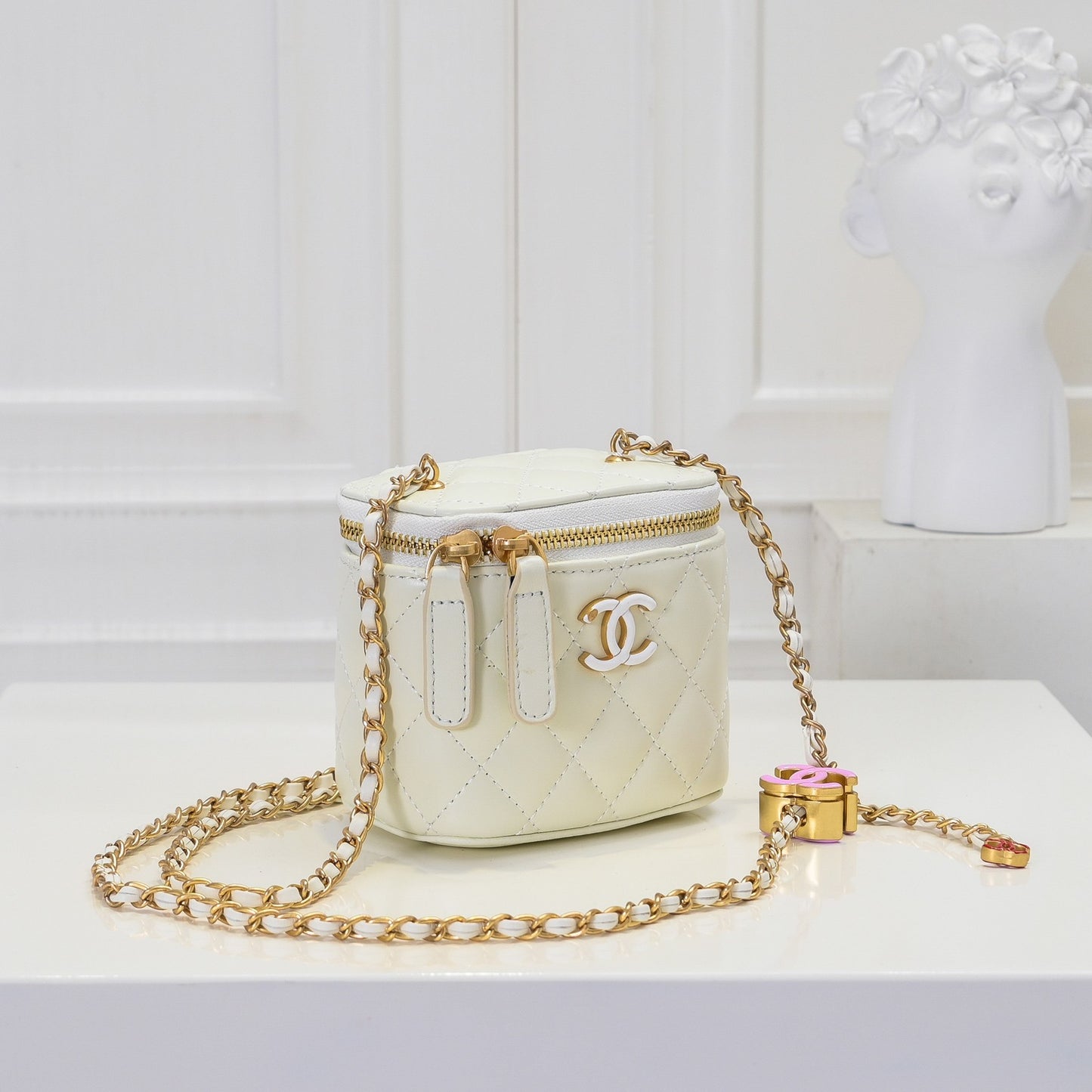 155XC32BDE Stylish leather bag