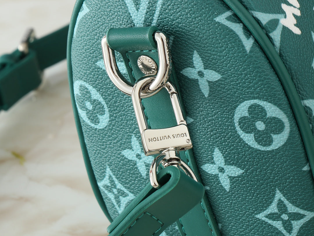 1XE60BDE Stylish leather bag