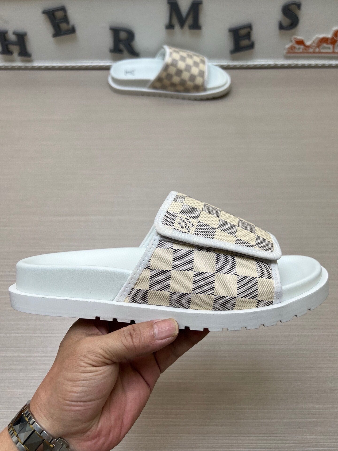 5WE245ZDE Stylish Slippers