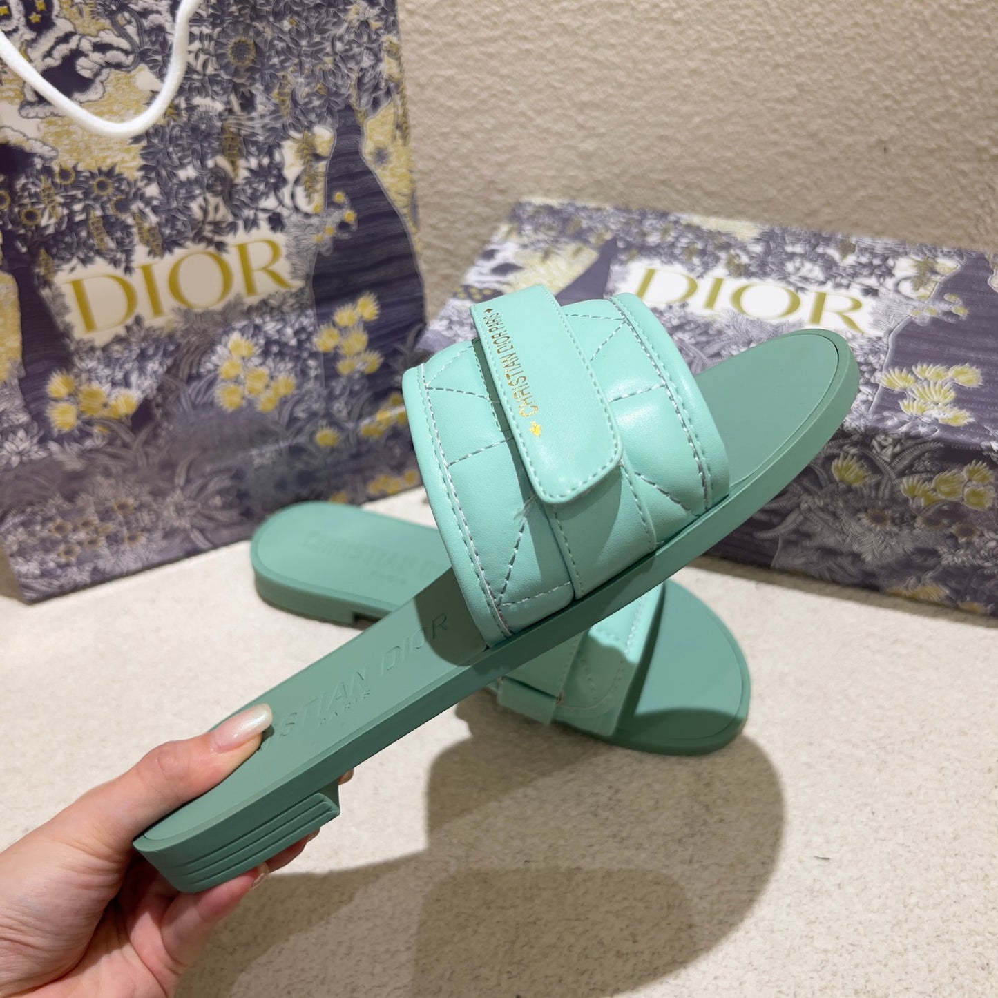 14D79ZDE Stylish Slippers