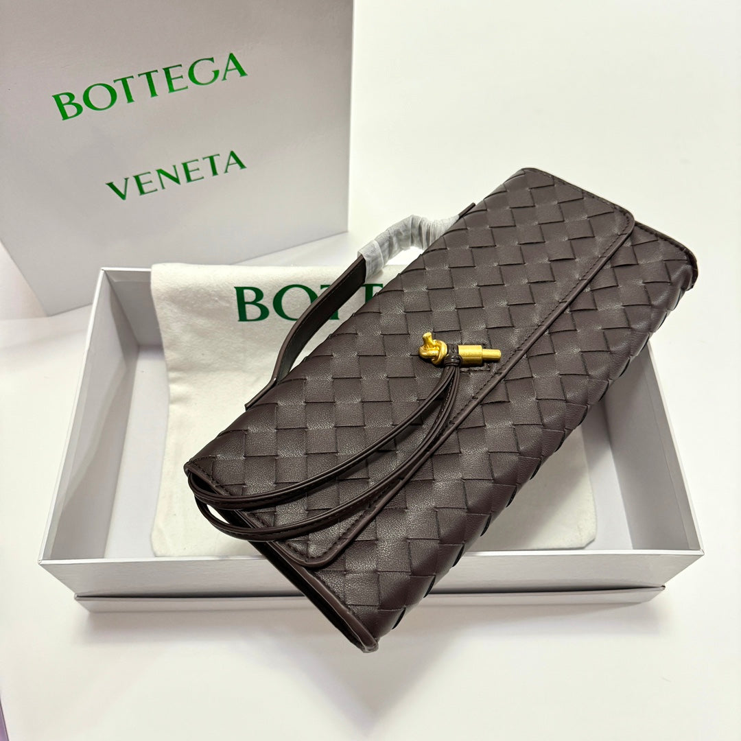 1XA380BDE Stylish leather bag 