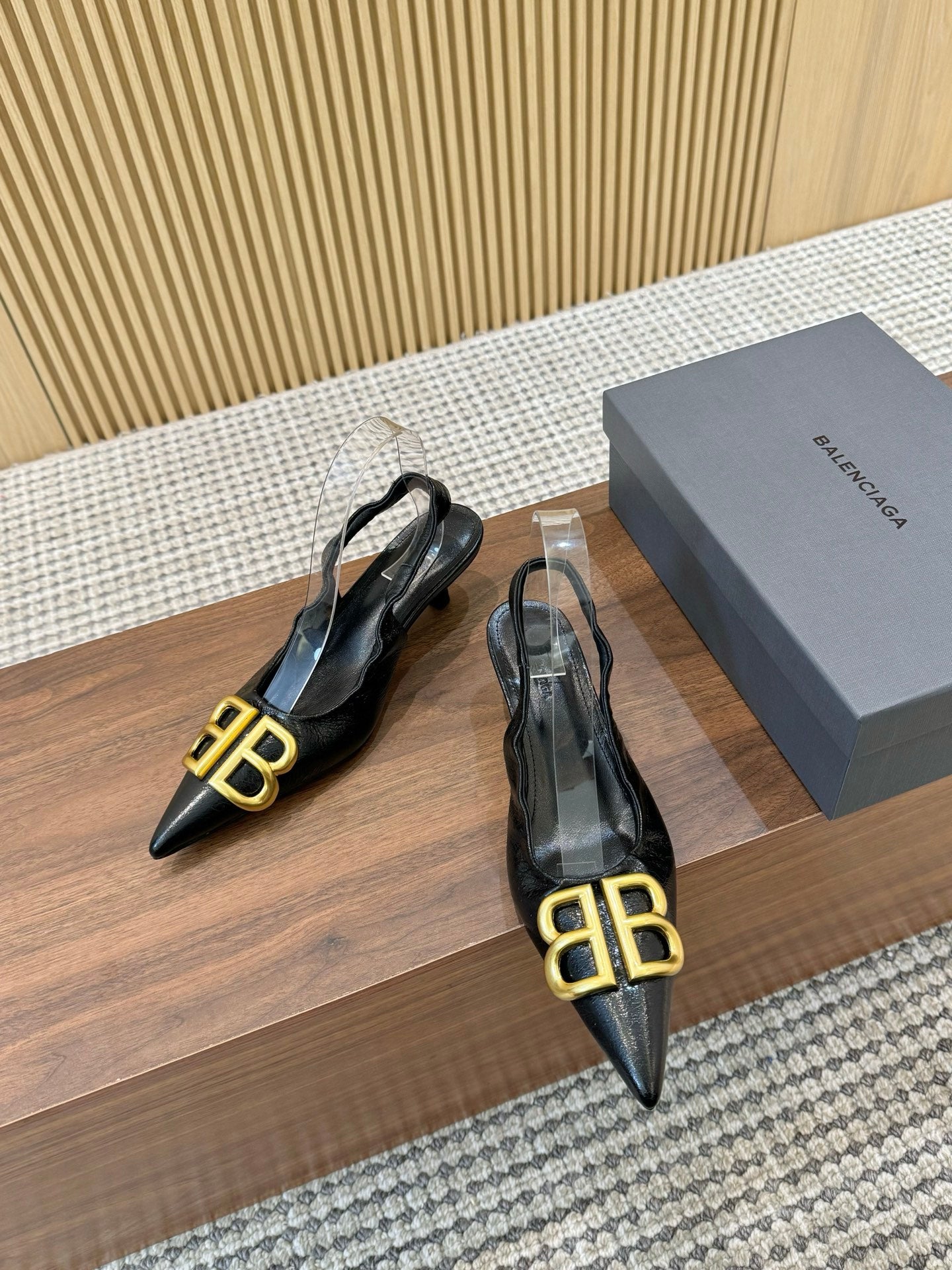 255QJ45ZDE Stylish leather High heels