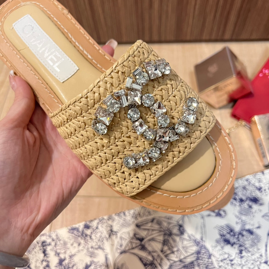 14C68ZDE Stylish slippers