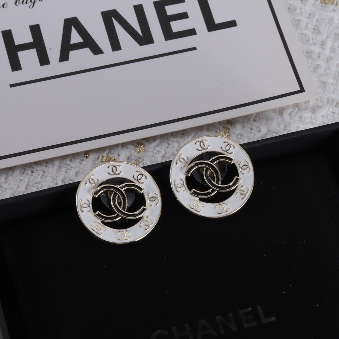 14C217EDE Stylish Earrings
