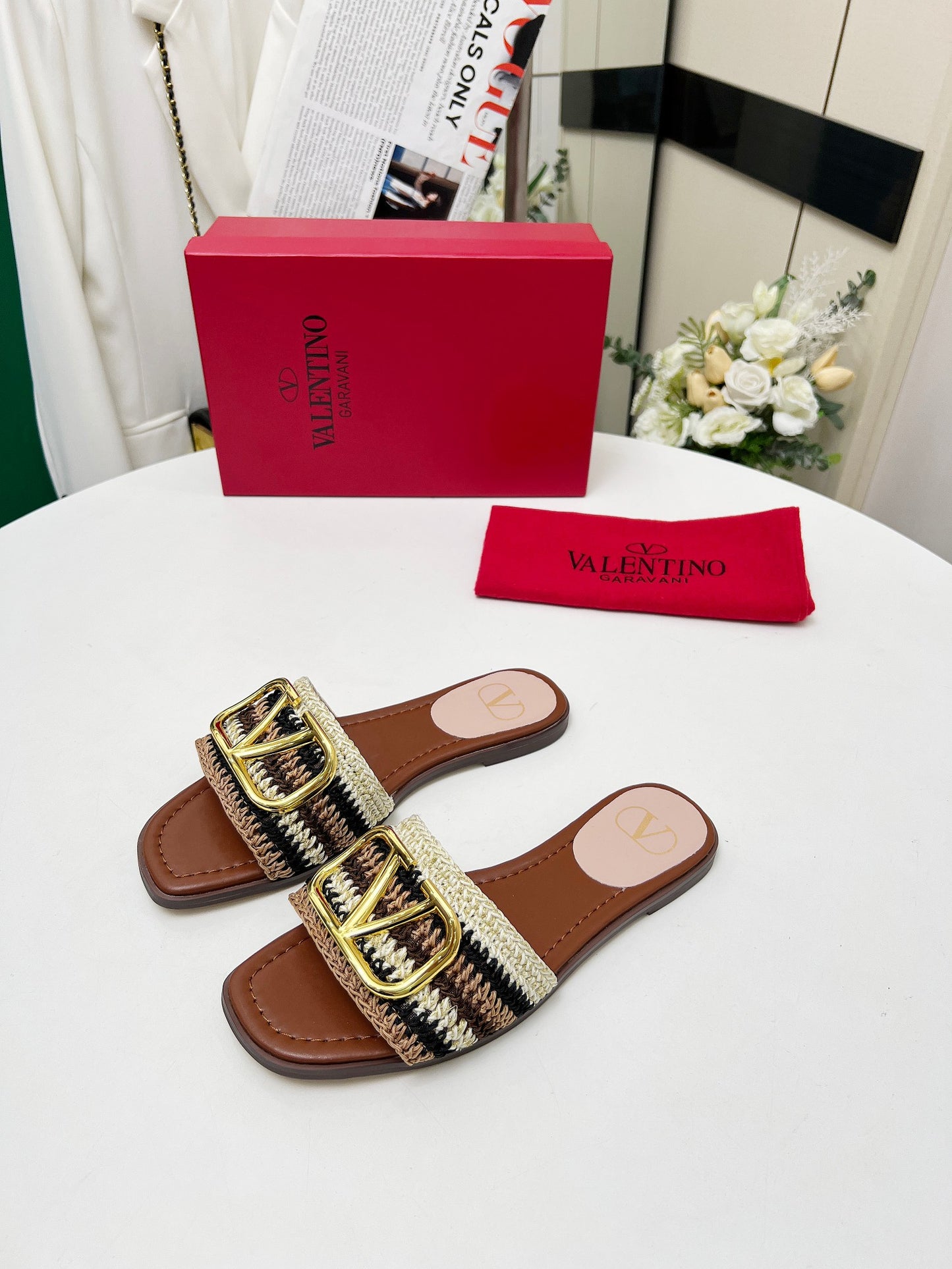 255QVL31ZDE Stylish leather Slippers