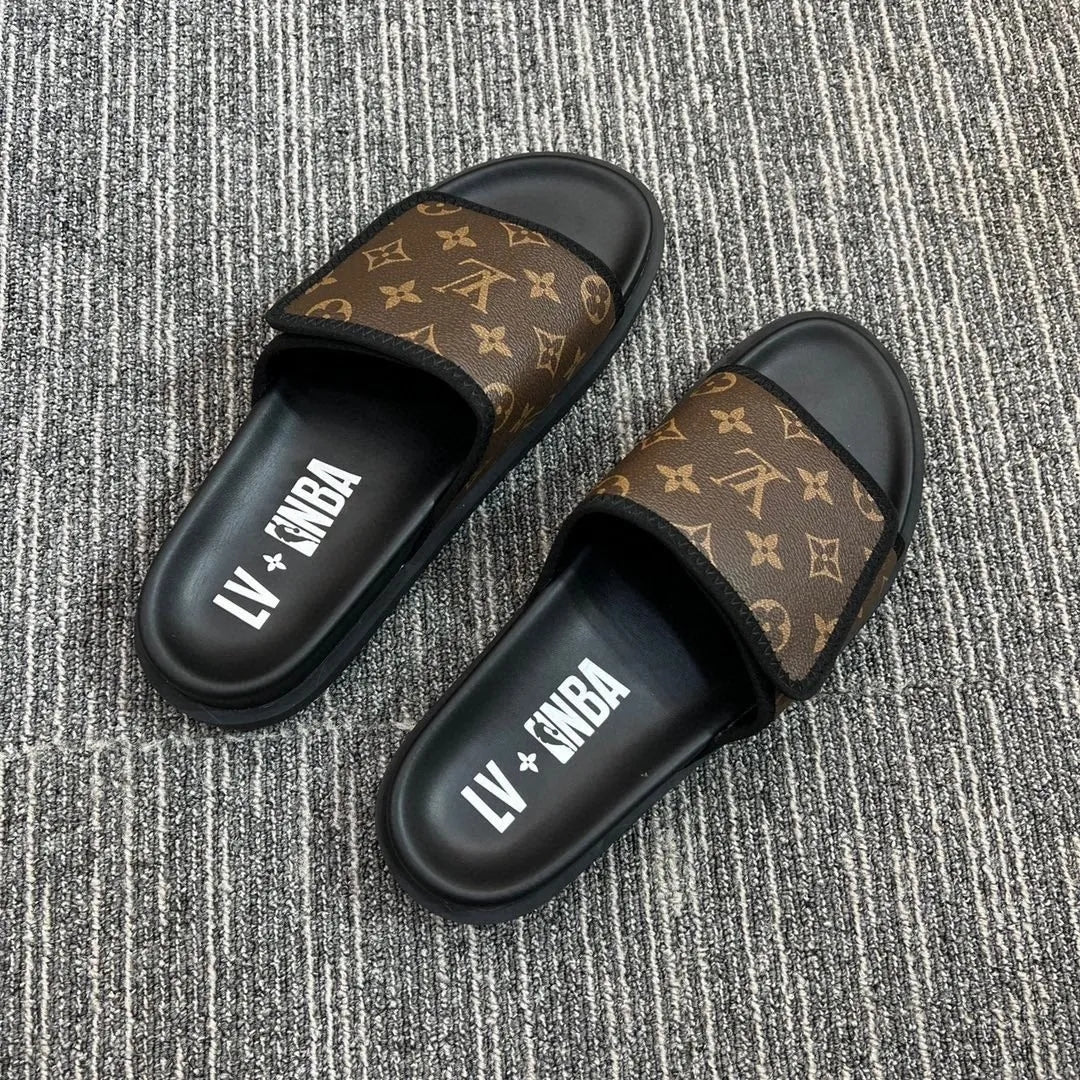 5YE47ZDE Stylish Slippers
