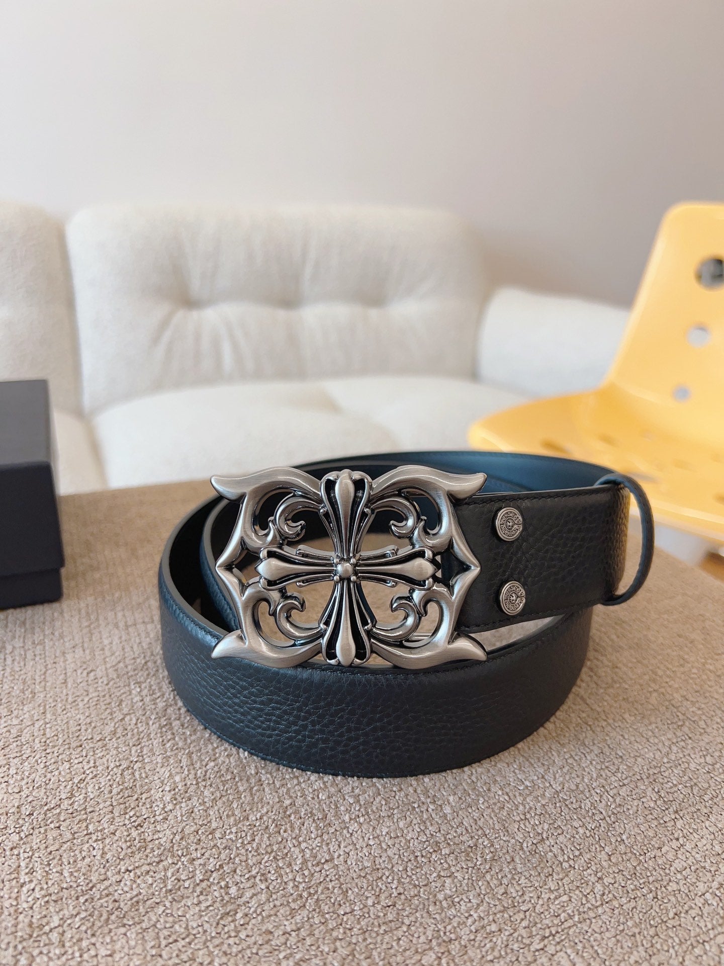 255RA15PDE Stylish  High quality belt With full package