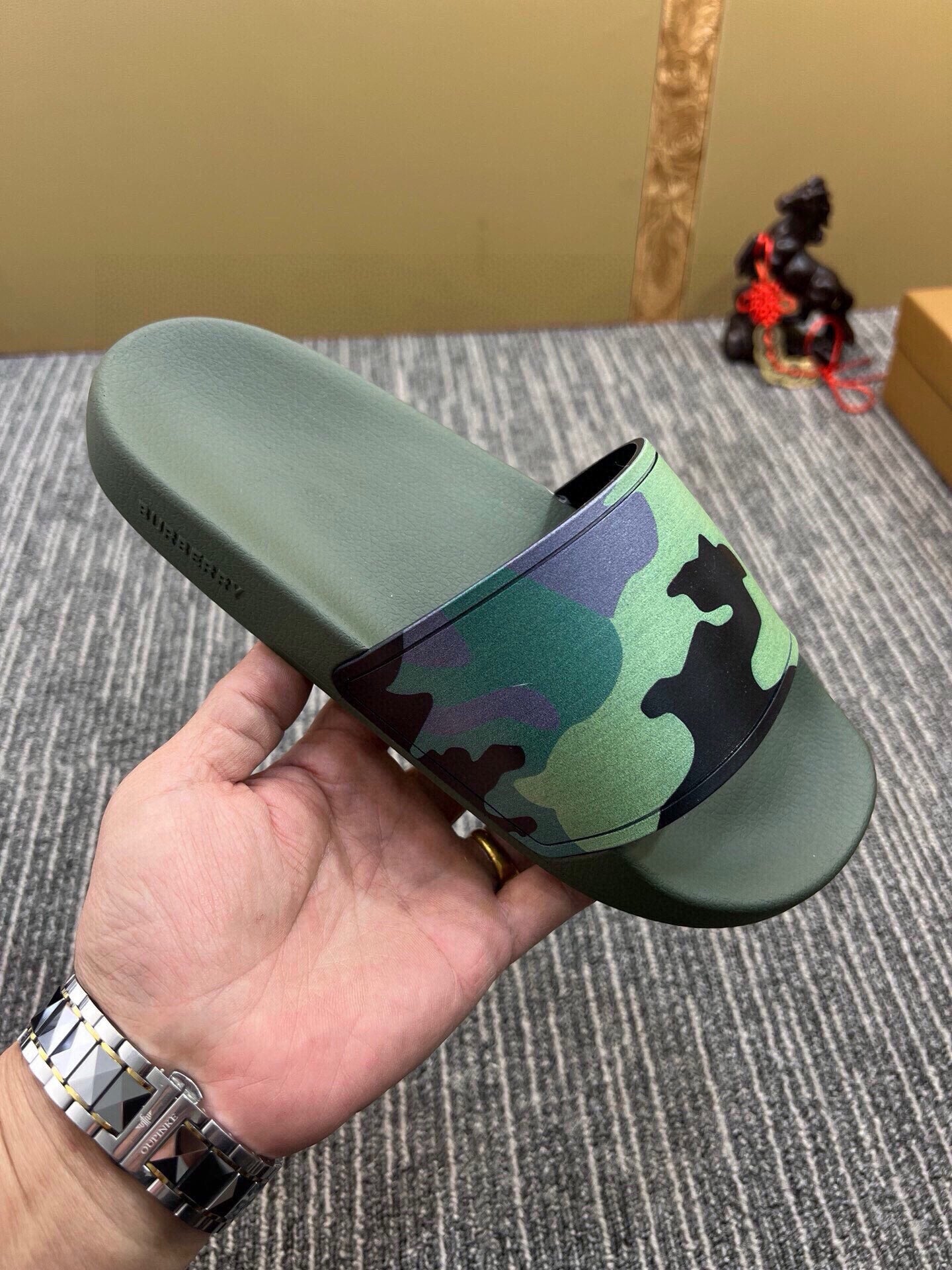 535ZR259ZDE Stylish Slippers