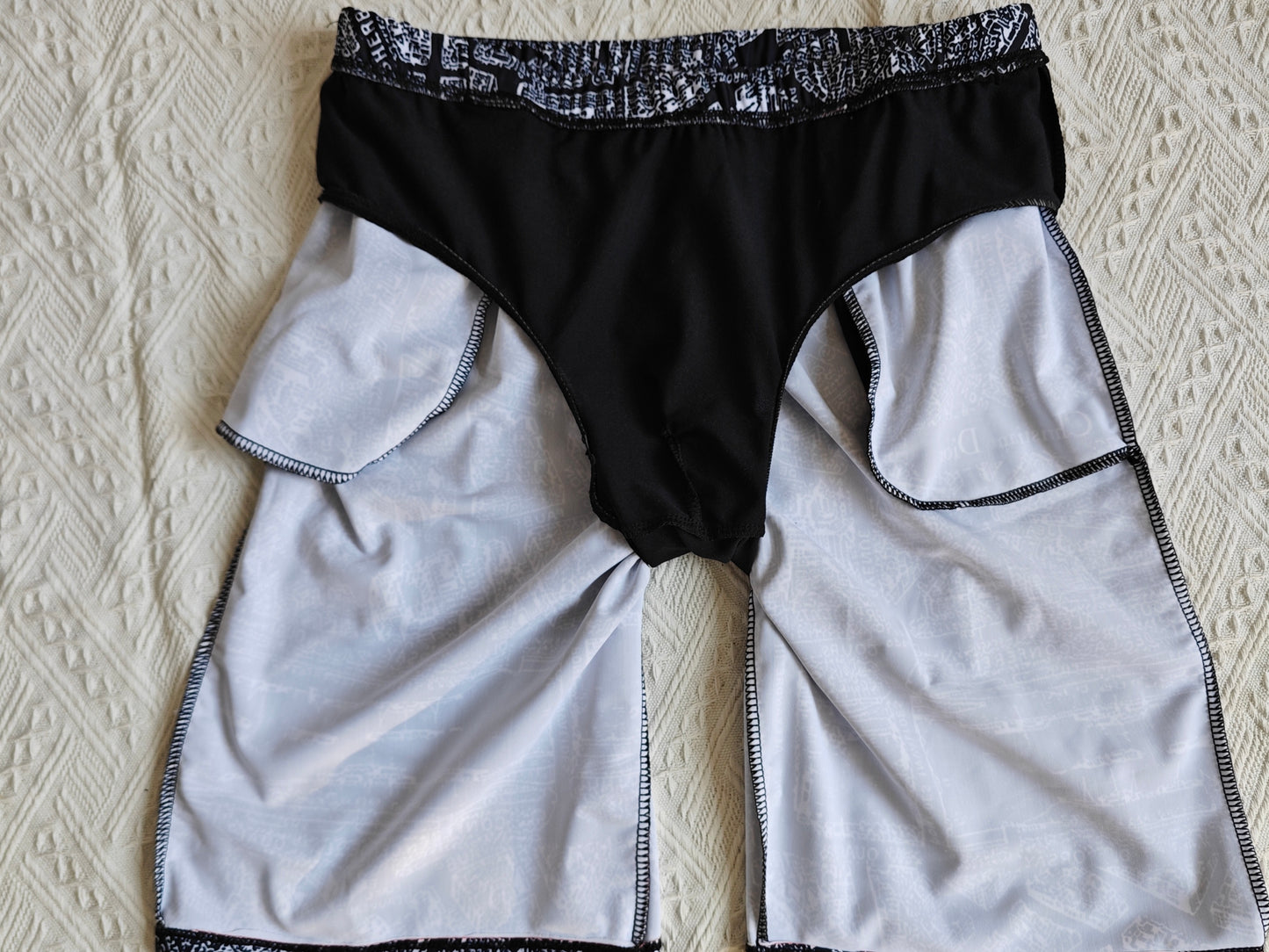 14D1YDE Stylish  Men's trunks