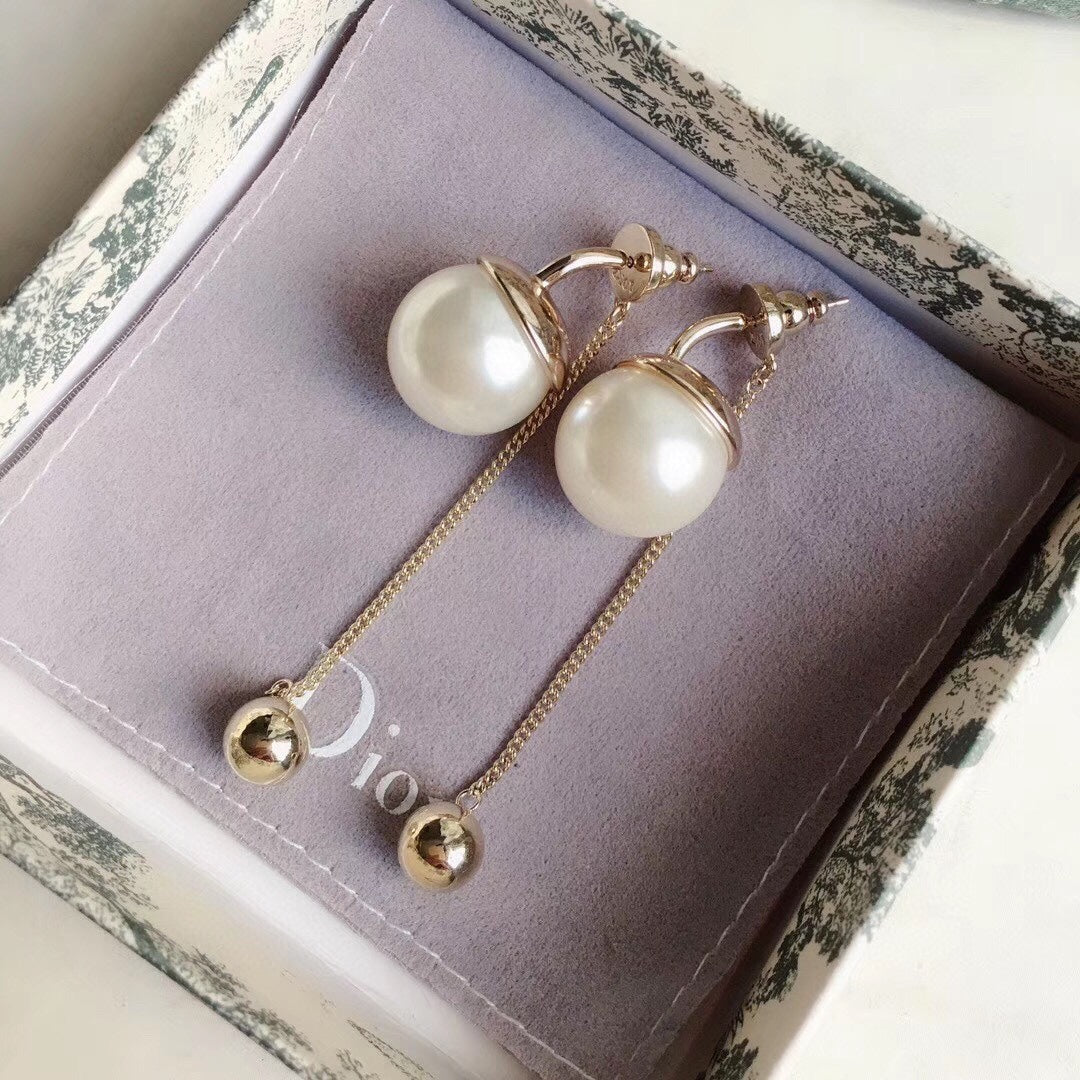 1YD453EDE Stylish Earrings