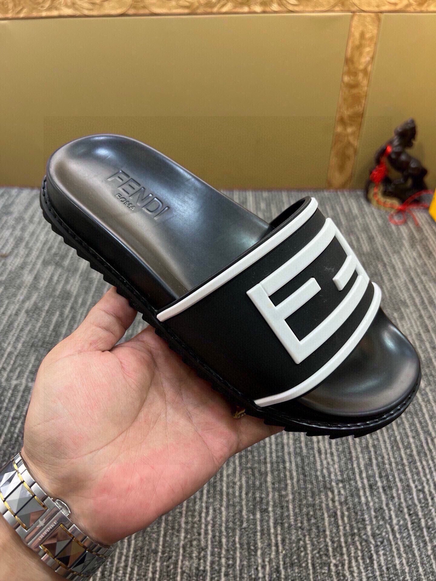 535ZF286ZDE Stylish Slippers