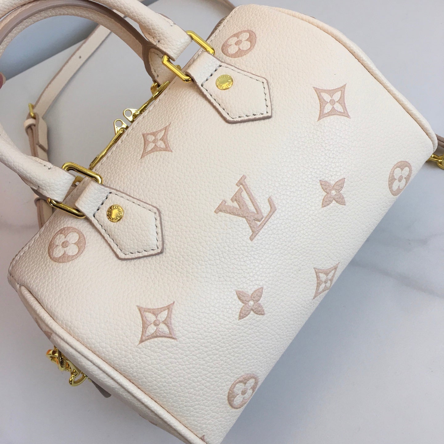 175NE9BDE Stylish leather bag