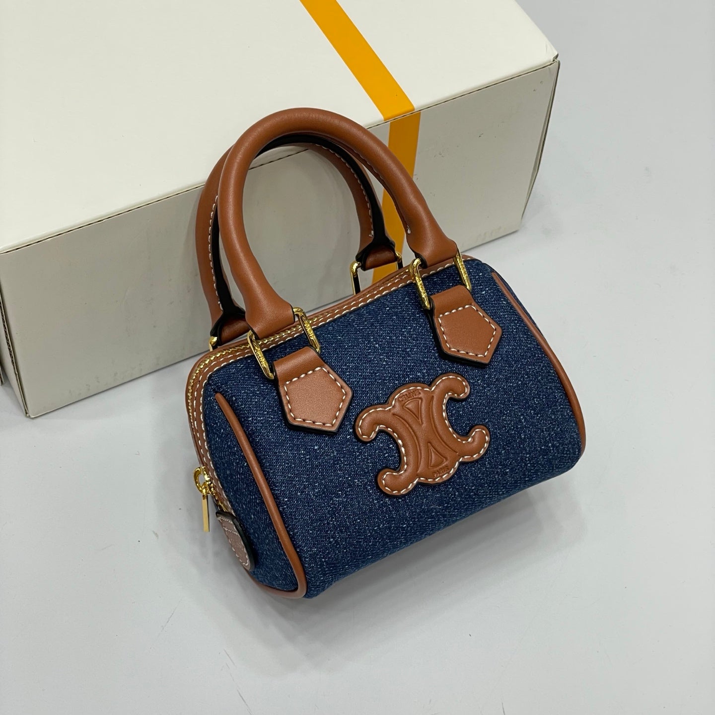 155NN27BDE Stylish leather bag