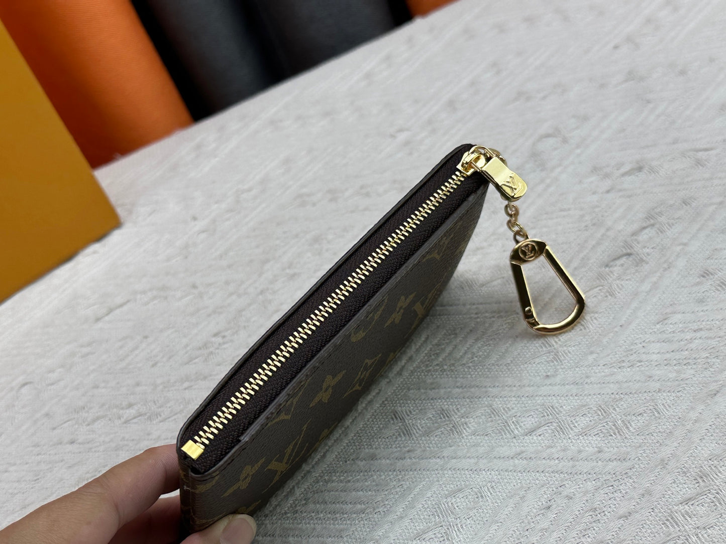 15RE91BDE Stylish leather bag