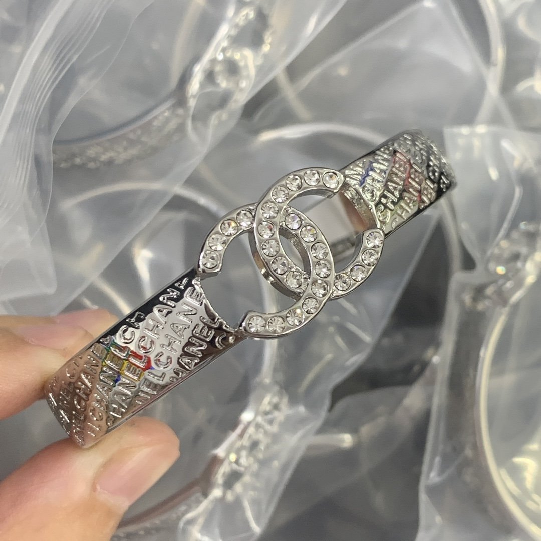 8XC61KDE Stylish Bracelets