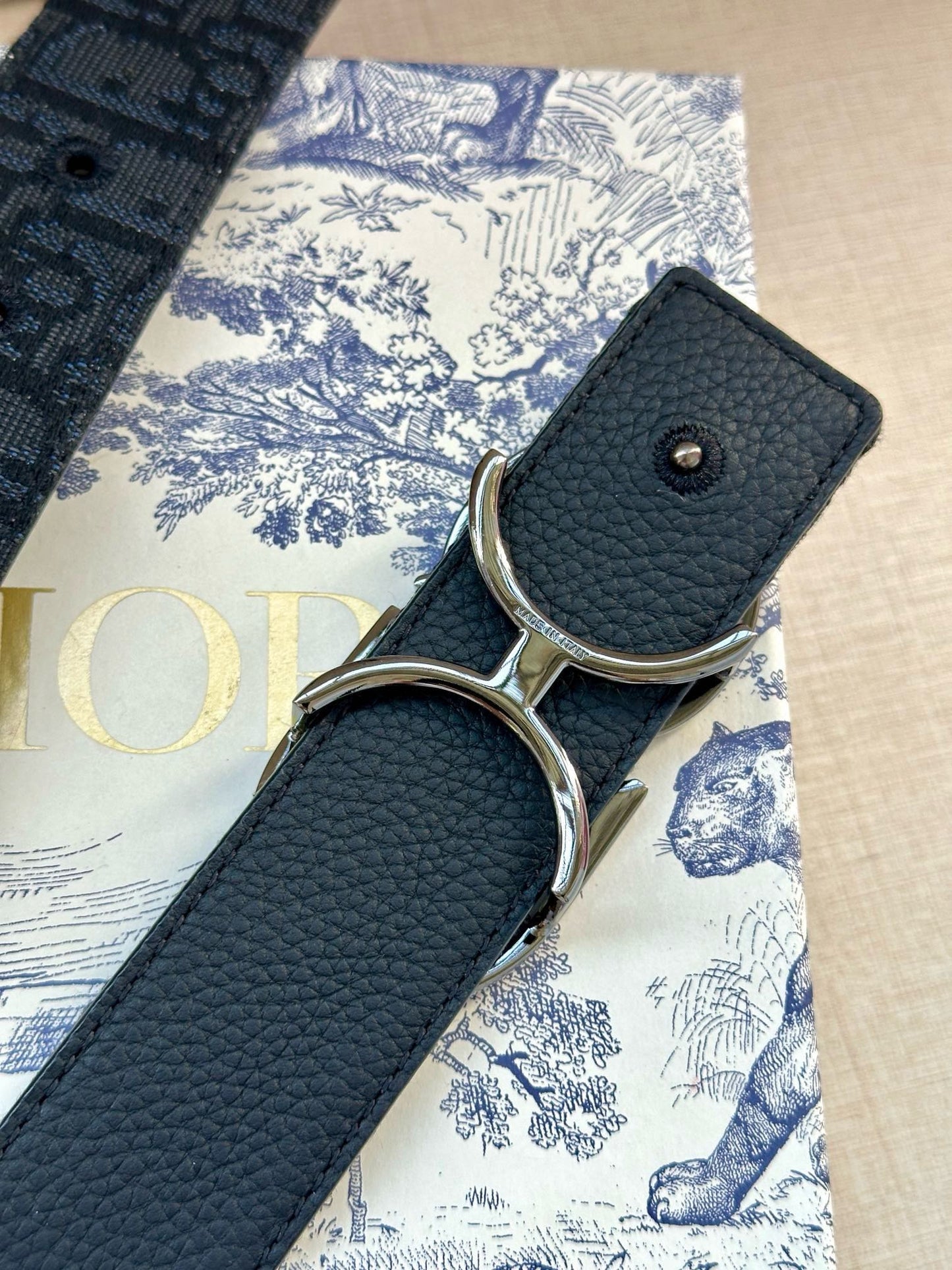 155RD206PDE Stylish  High quality belt With full package