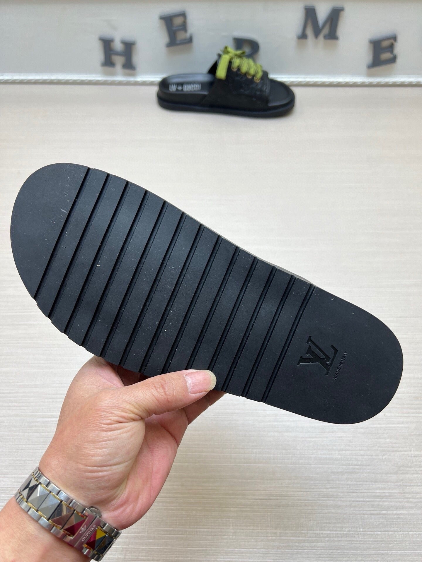 54B16ZDE Stylish slippers
