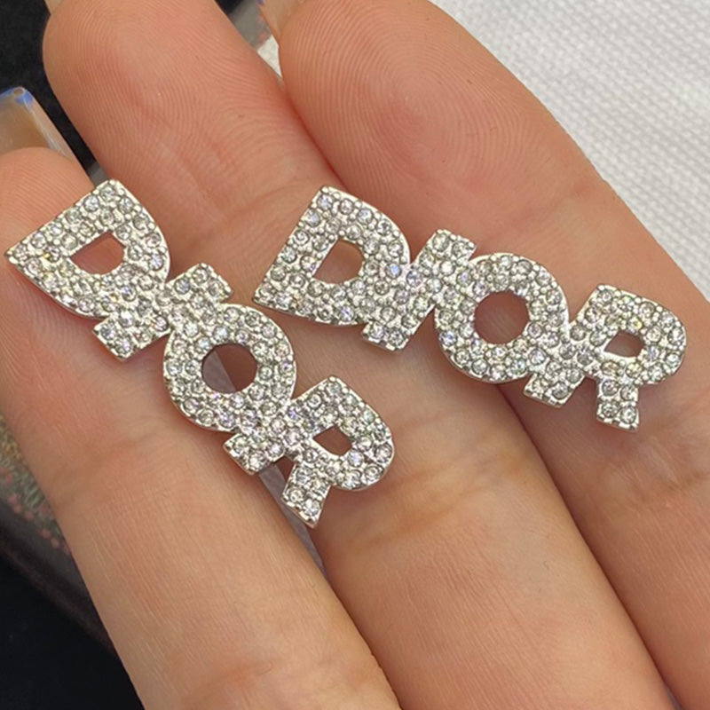 1YD211EDE Stylish Earrings