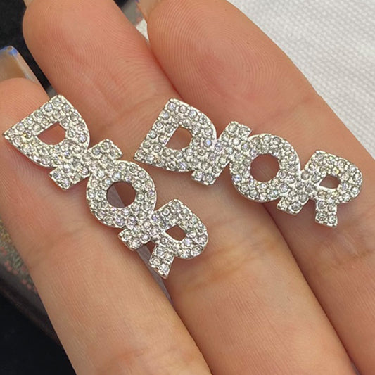 1YD211EDE Stylish Earrings