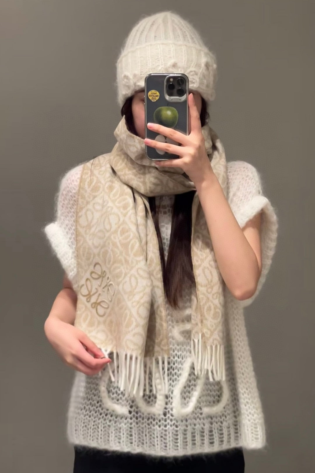 185RA64WDE Stylish Winter Scarves