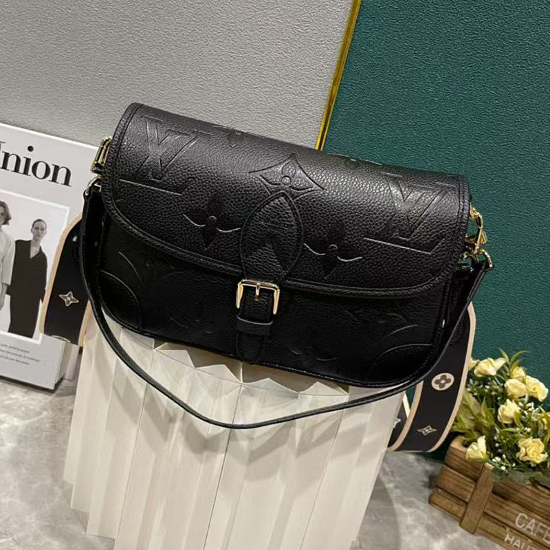 2XE318BDE Stylish leather bag 