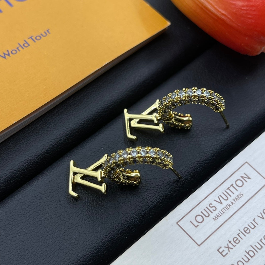 14E609EDE Stylish Earrings