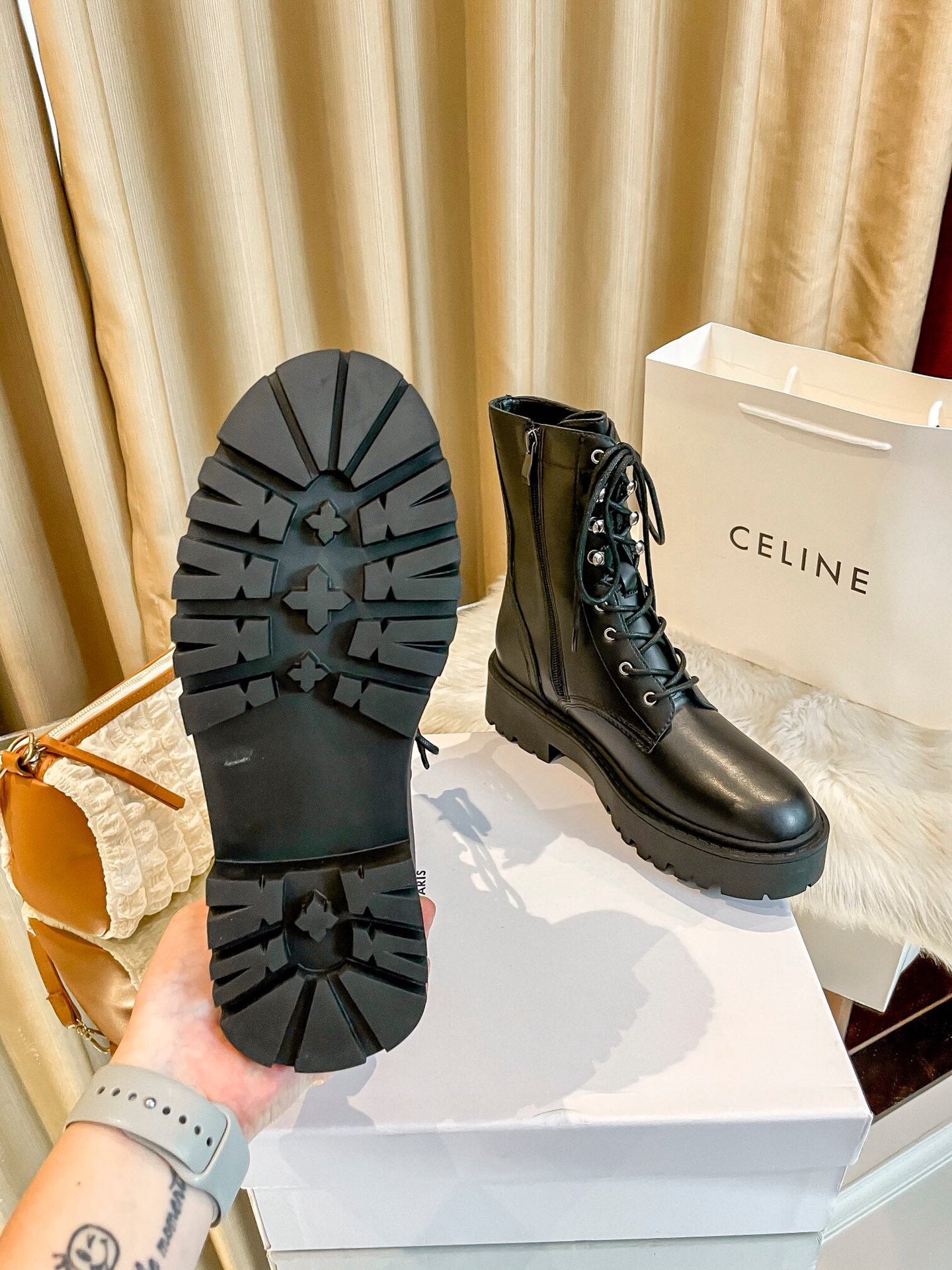 1JCL7ZDE Stylish leather boots
