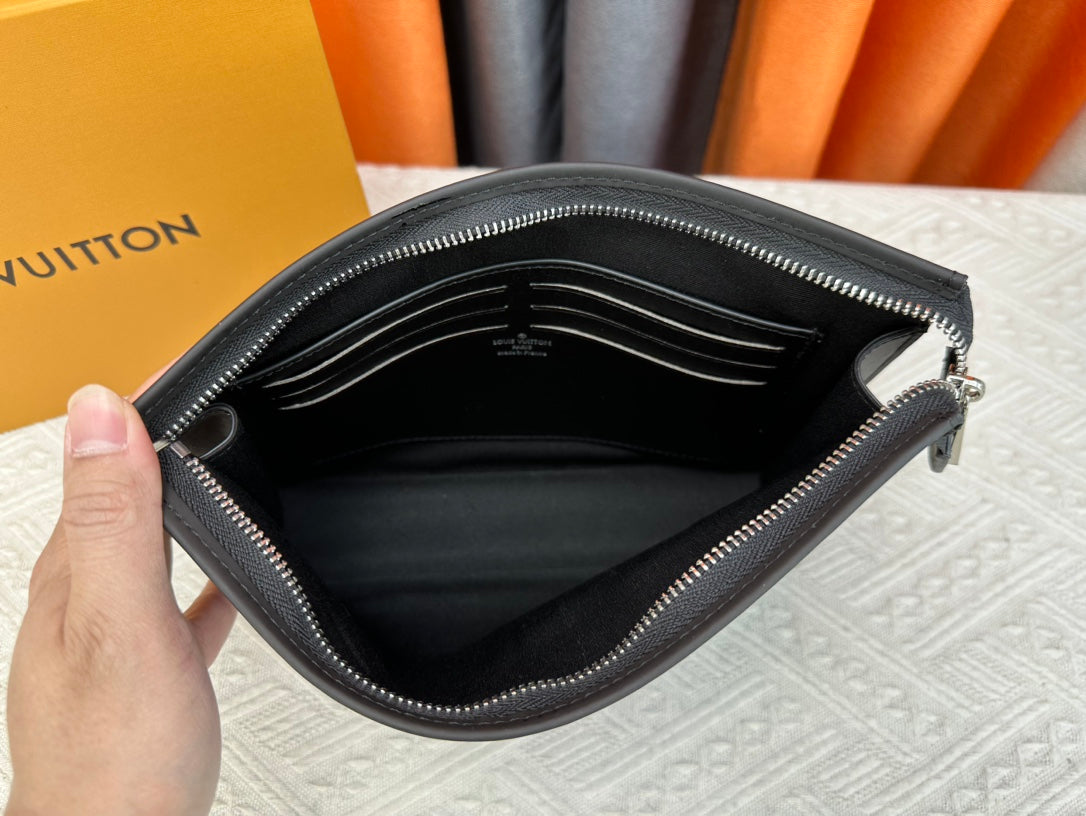 1XE395BDE Stylish leather bag