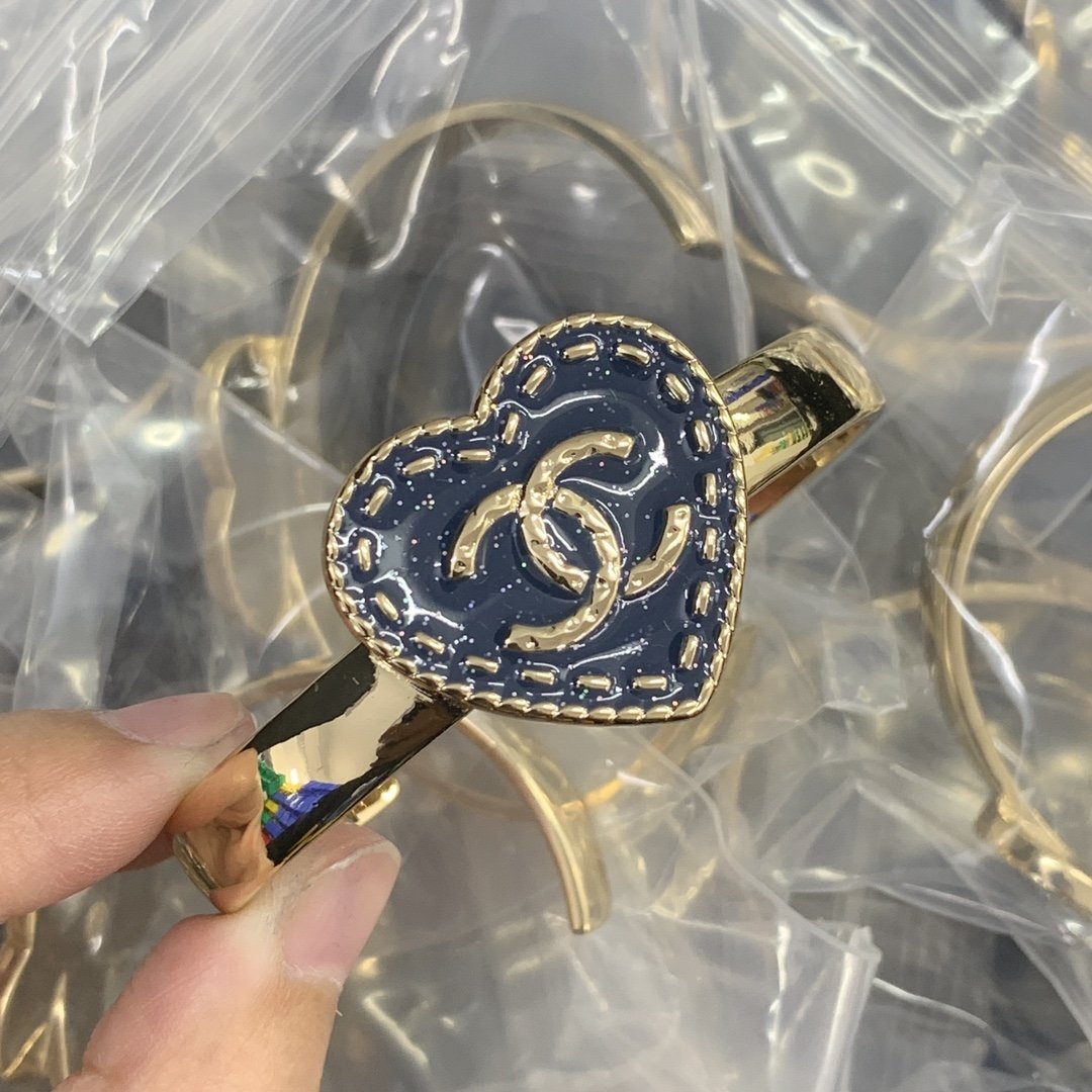 8XC65KDE Stylish Bracelets