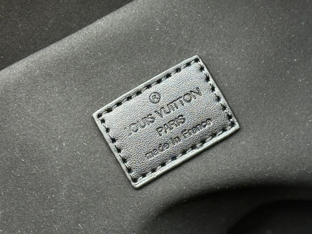 1XE56BDE Stylish leather bag