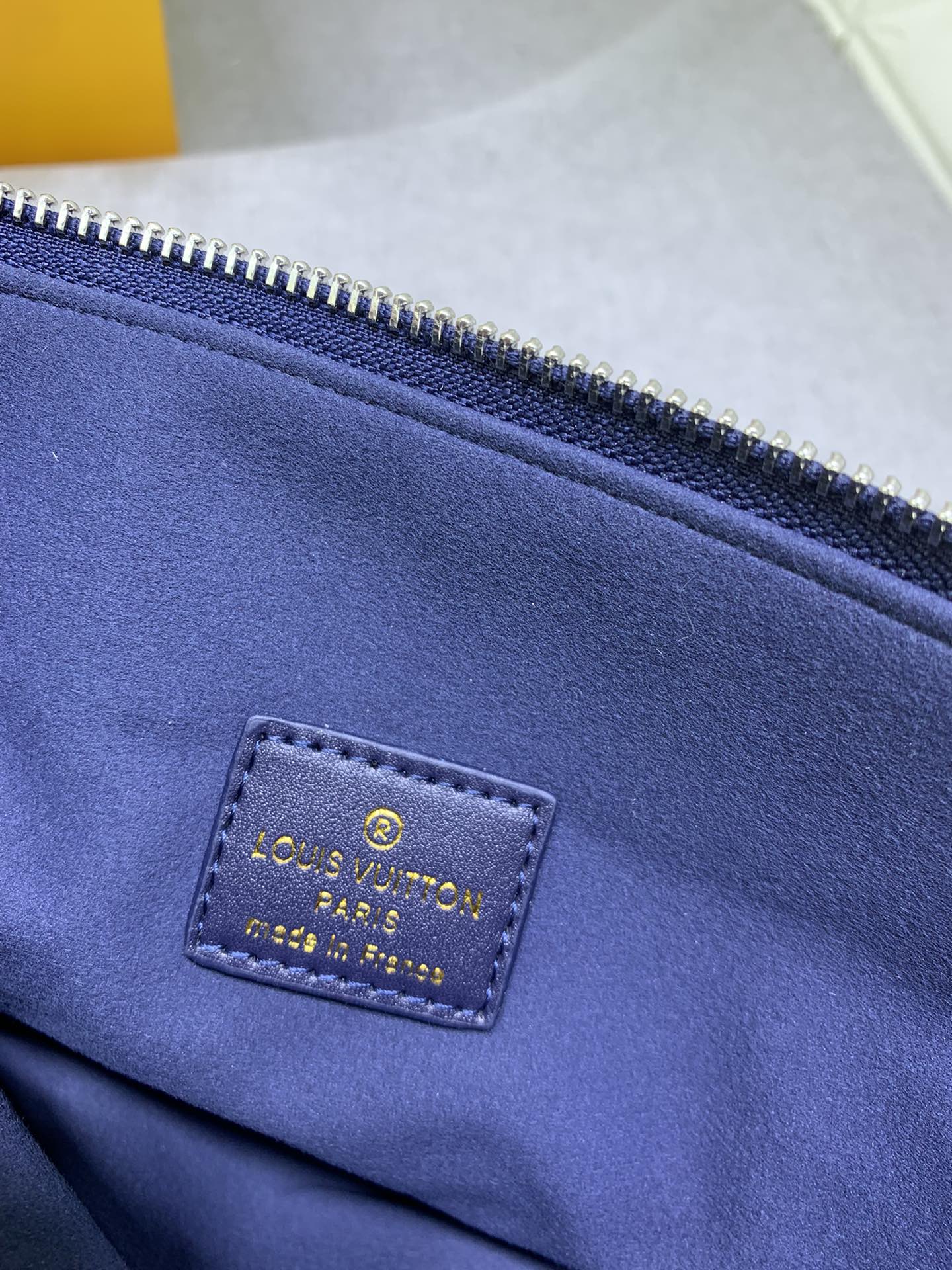 2XE40BDE Stylish leather bag 