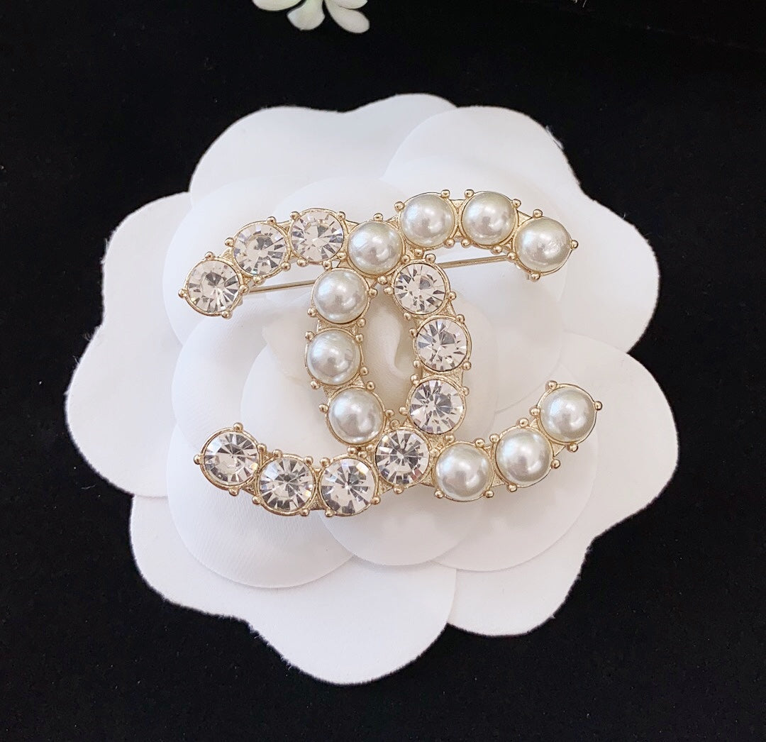 14C229XDE Stylish  Brooch