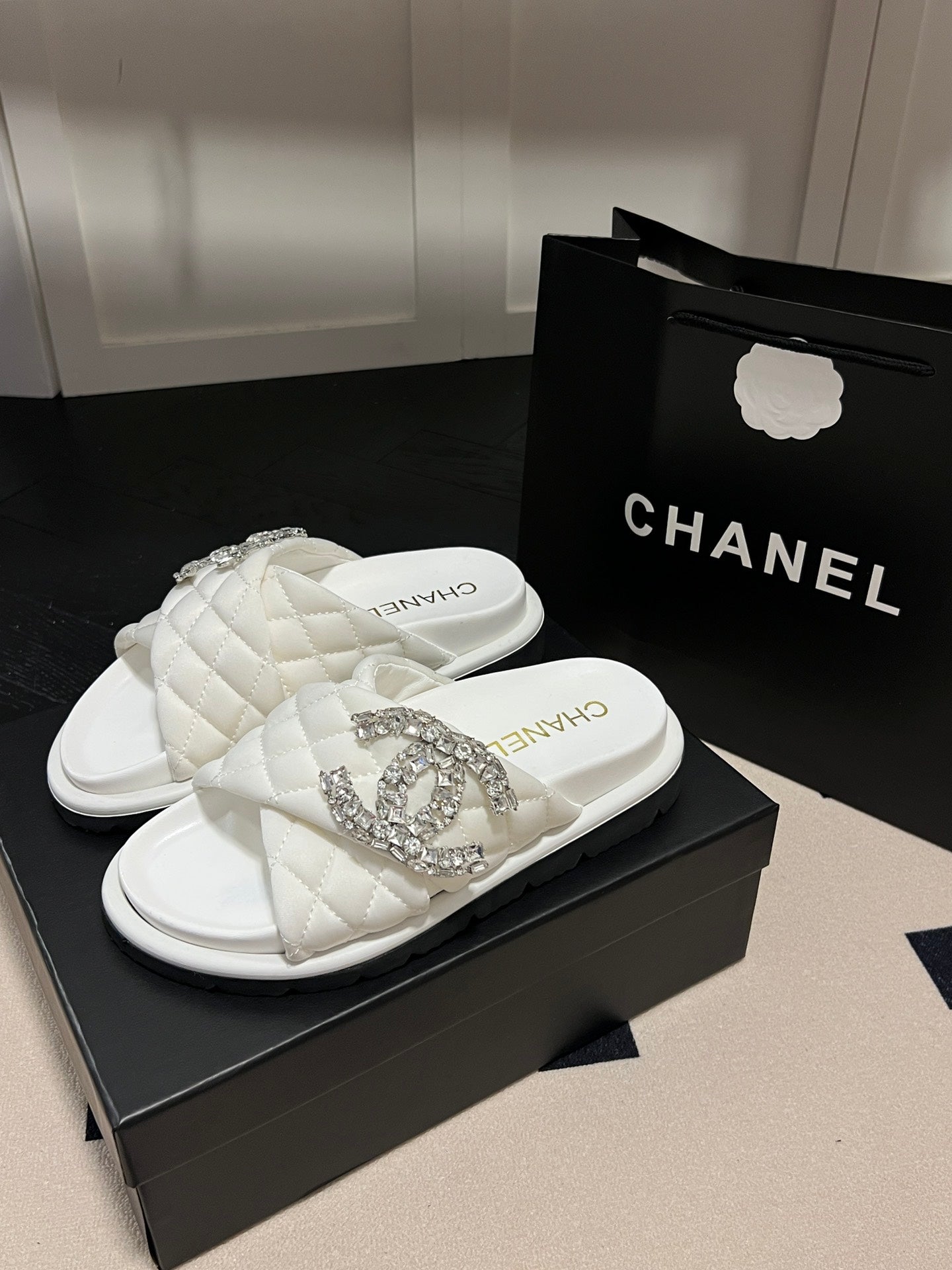 14C94ZDE Stylish Slippers