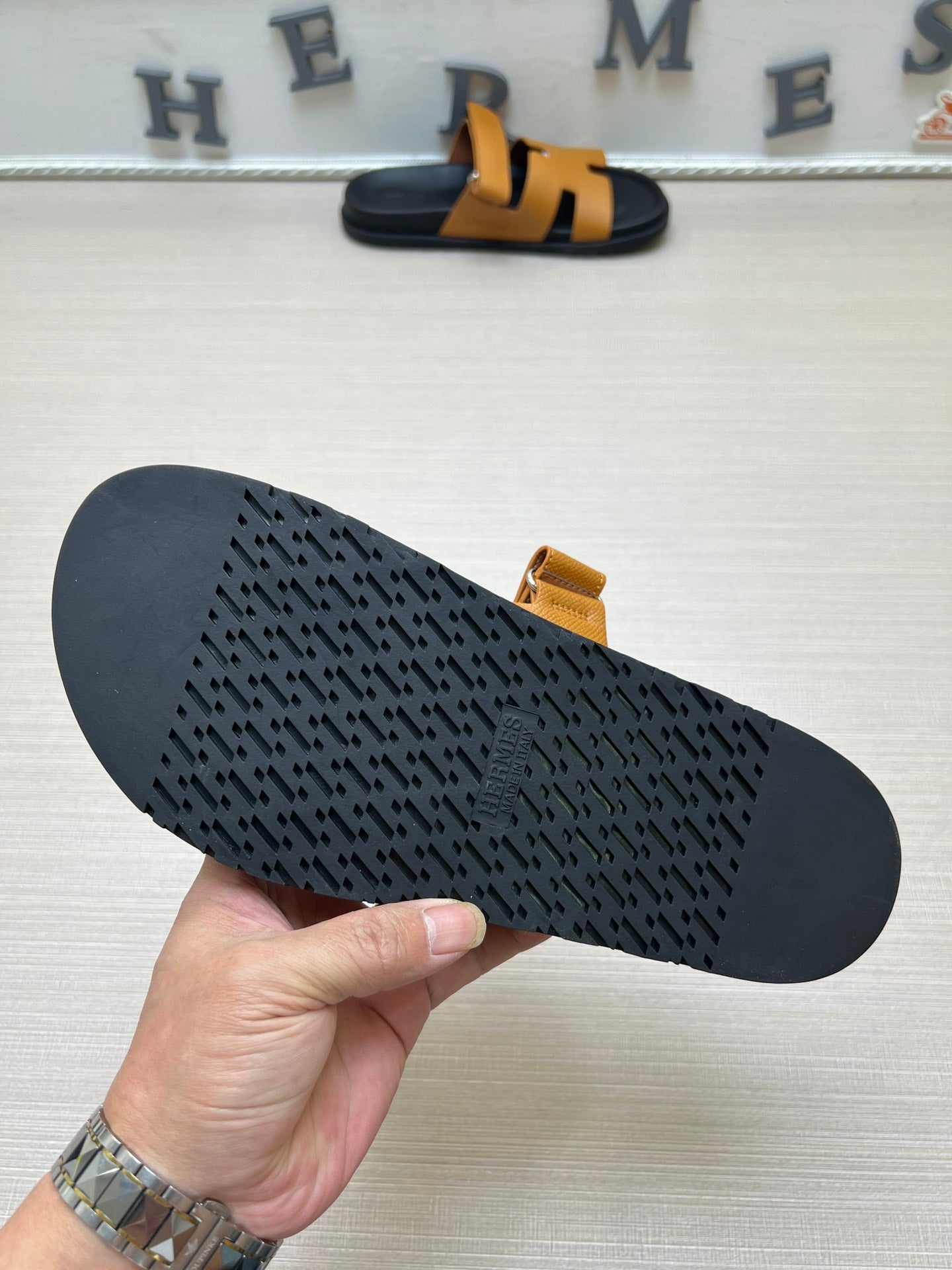 54H1ZDE Stylish slippers