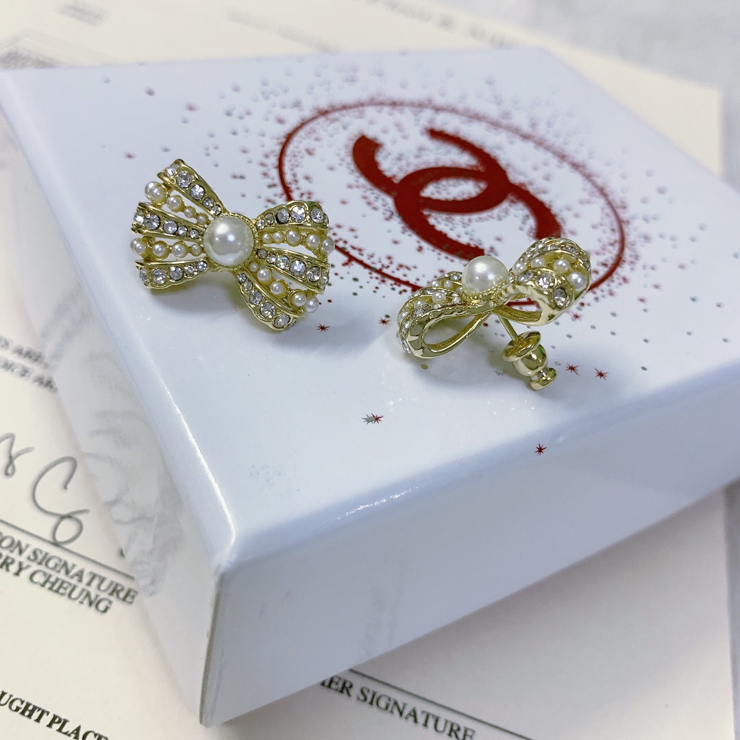 14C549EDE Stylish Earrings