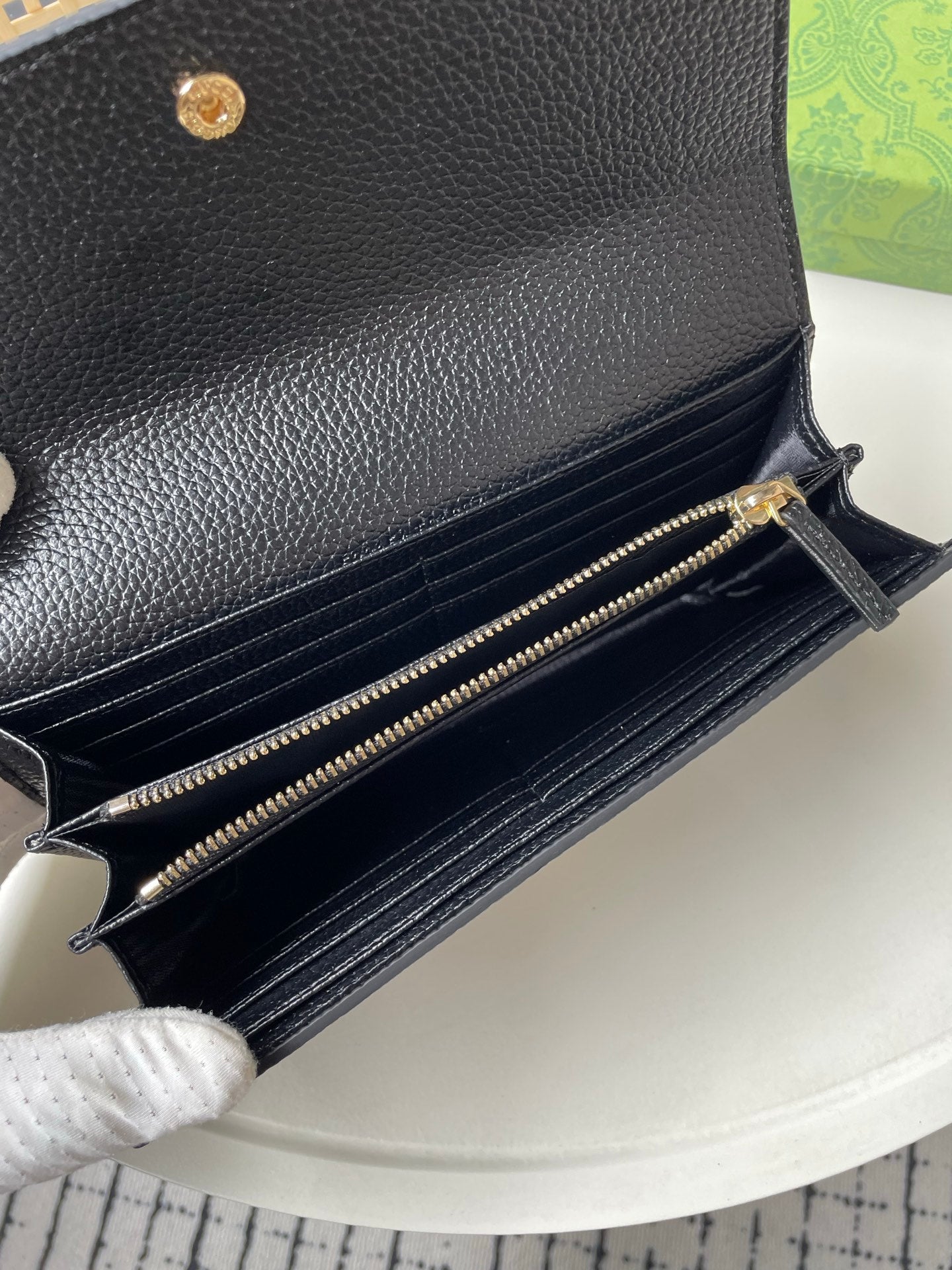 15RB72BDE Stylish leather bag