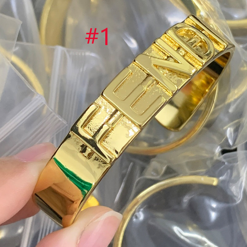 84F42KDE Stylish Bracelets