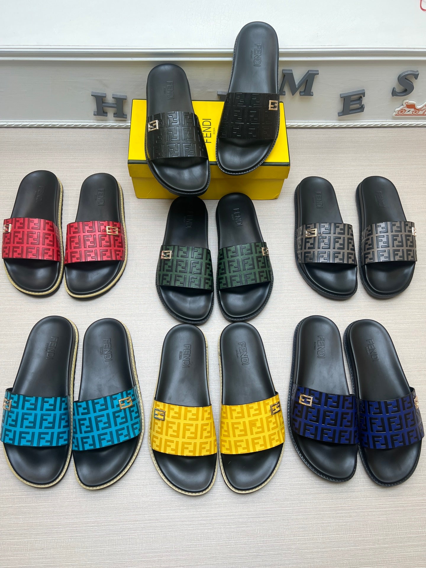 54F121ZDE Stylish slippers